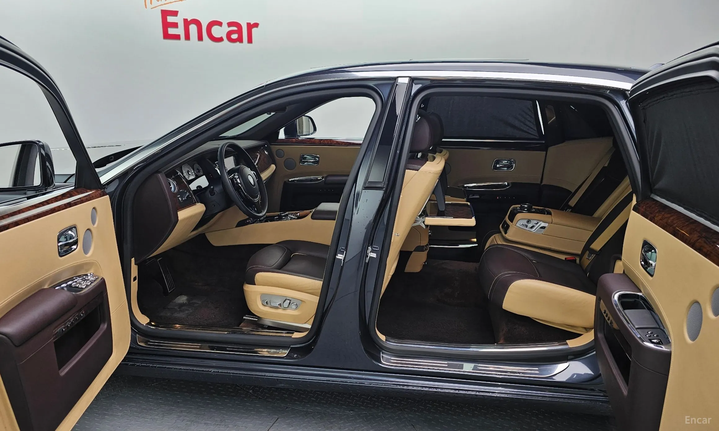 Rolls-Royce Ghost превью 16