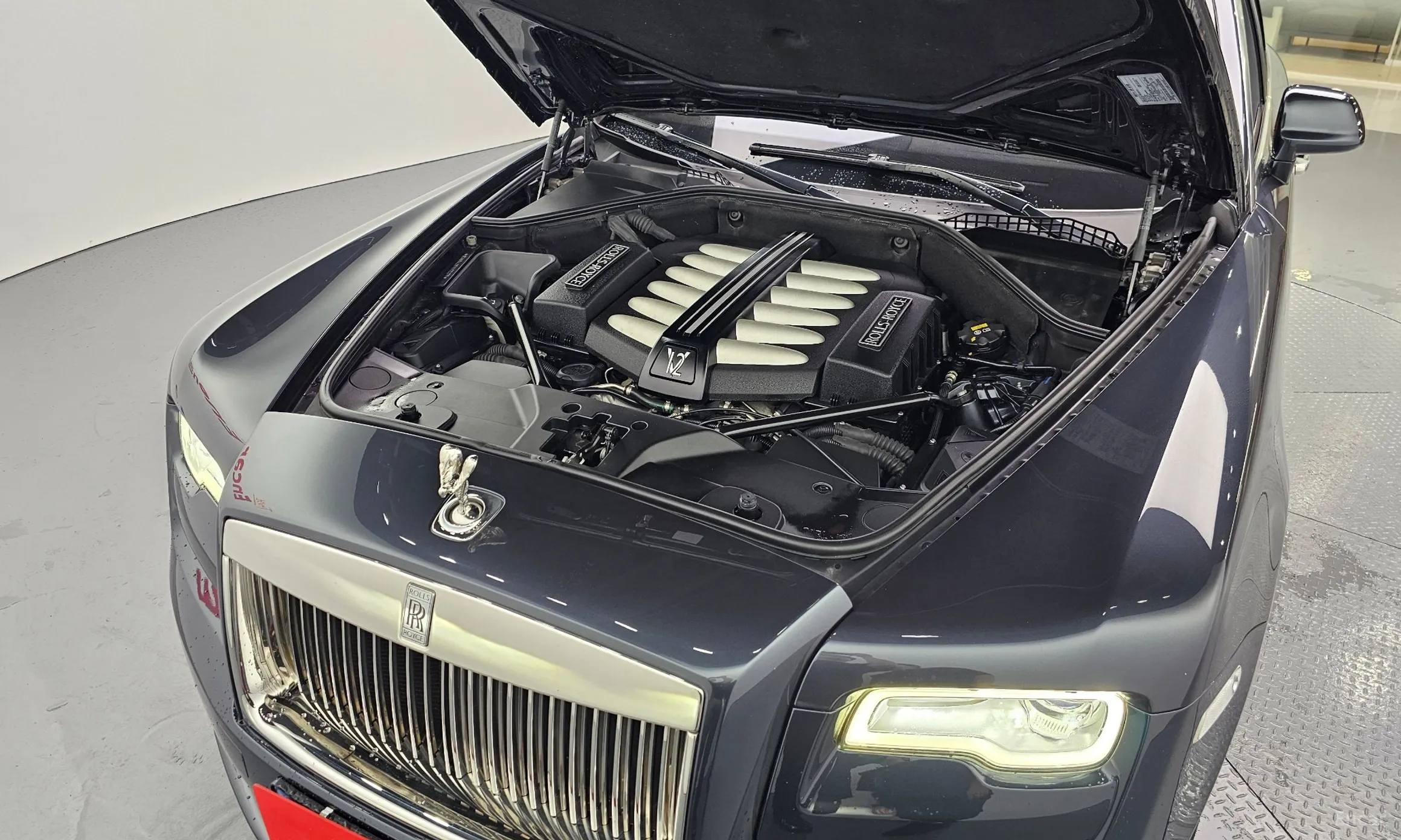Rolls-Royce Ghost превью 6