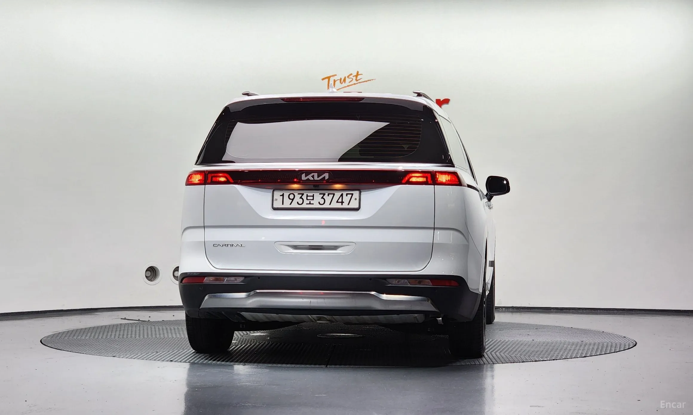 Kia Carnival Gen 4 превью 3