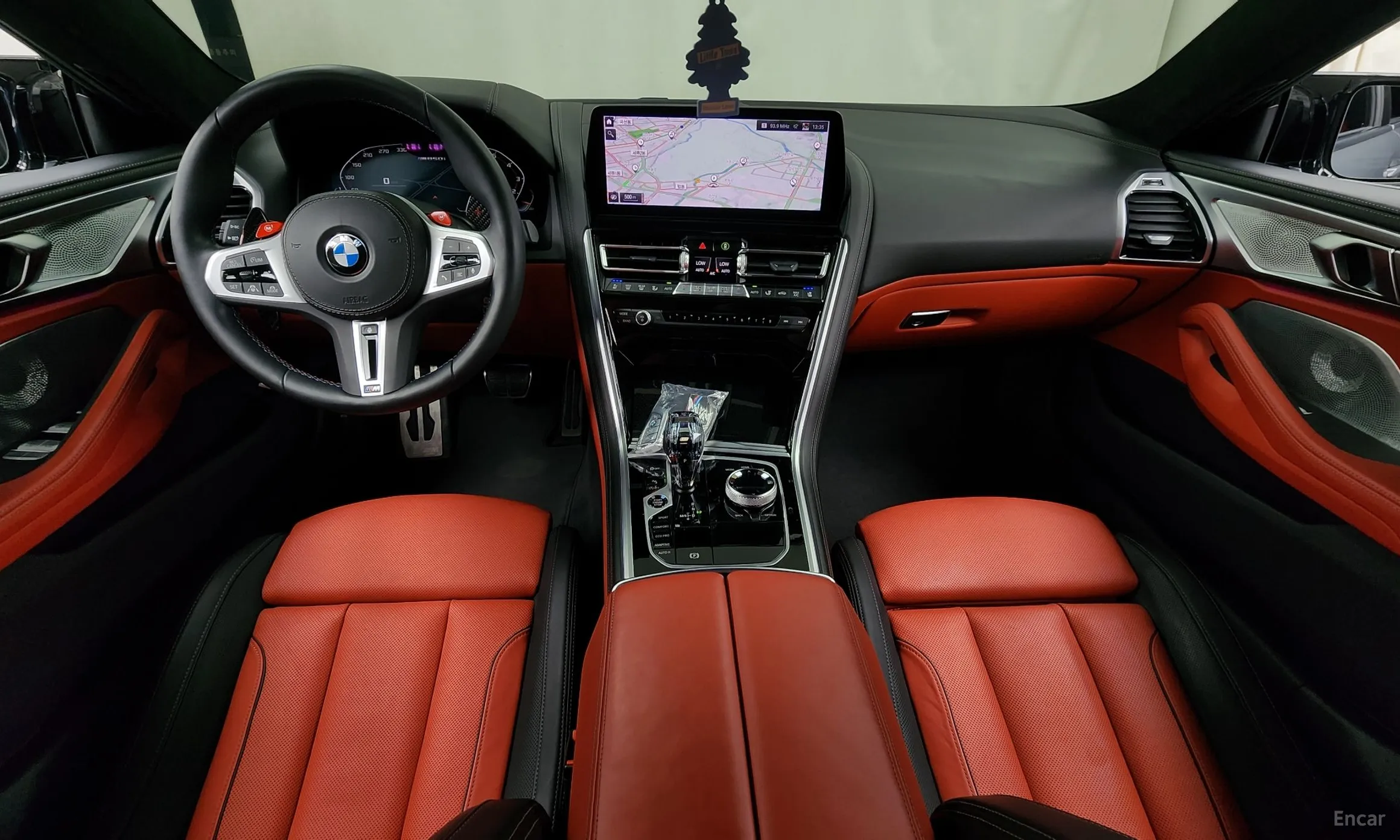 BMW 8-series (G15) превью 4