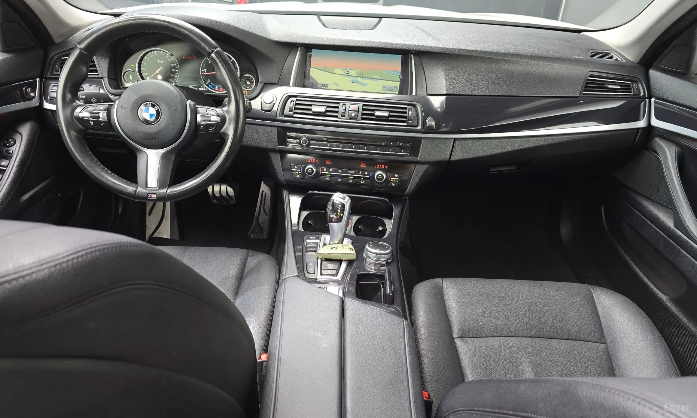BMW 5 Series (F10) превью 4