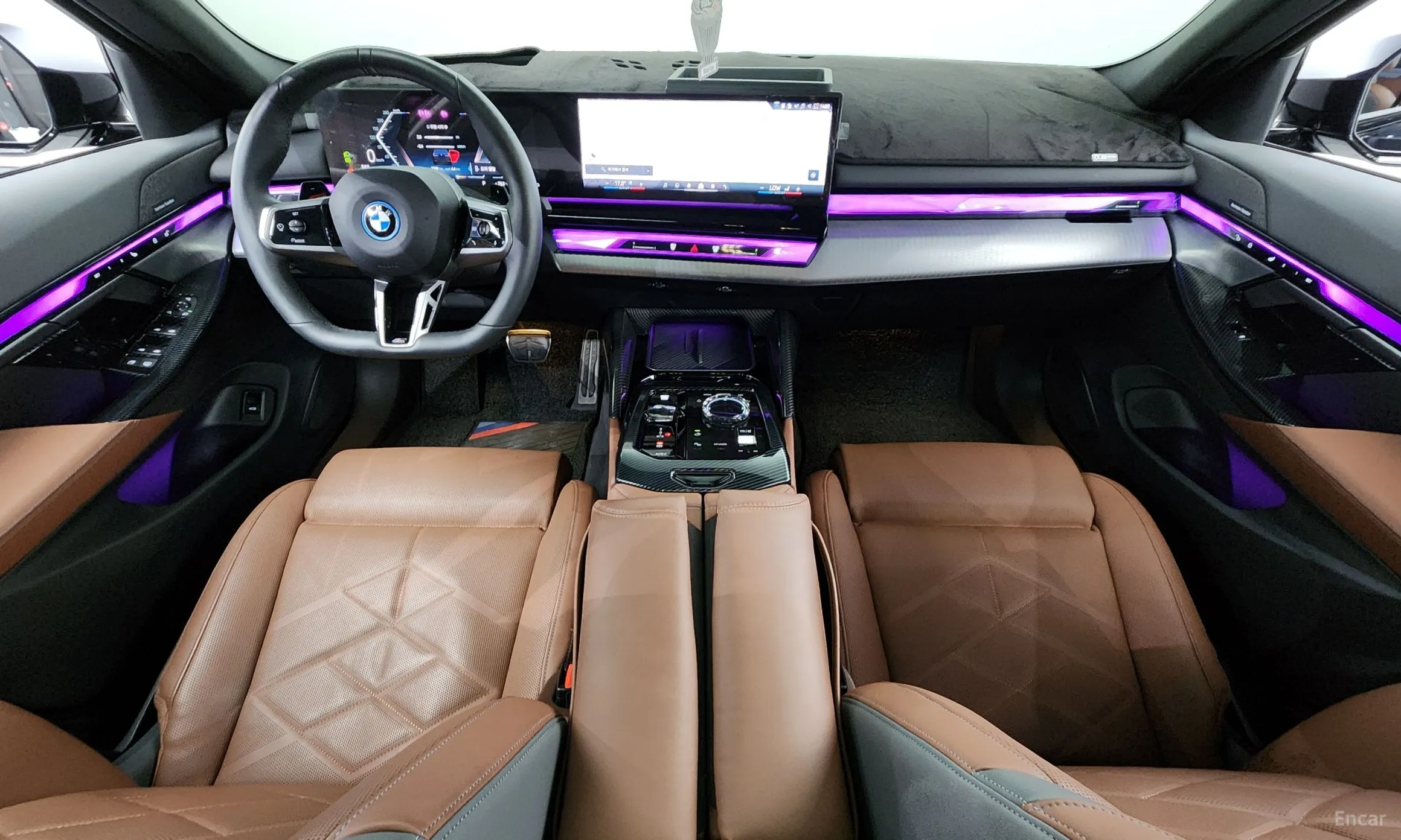 BMW 5 Series (G60) превью 4