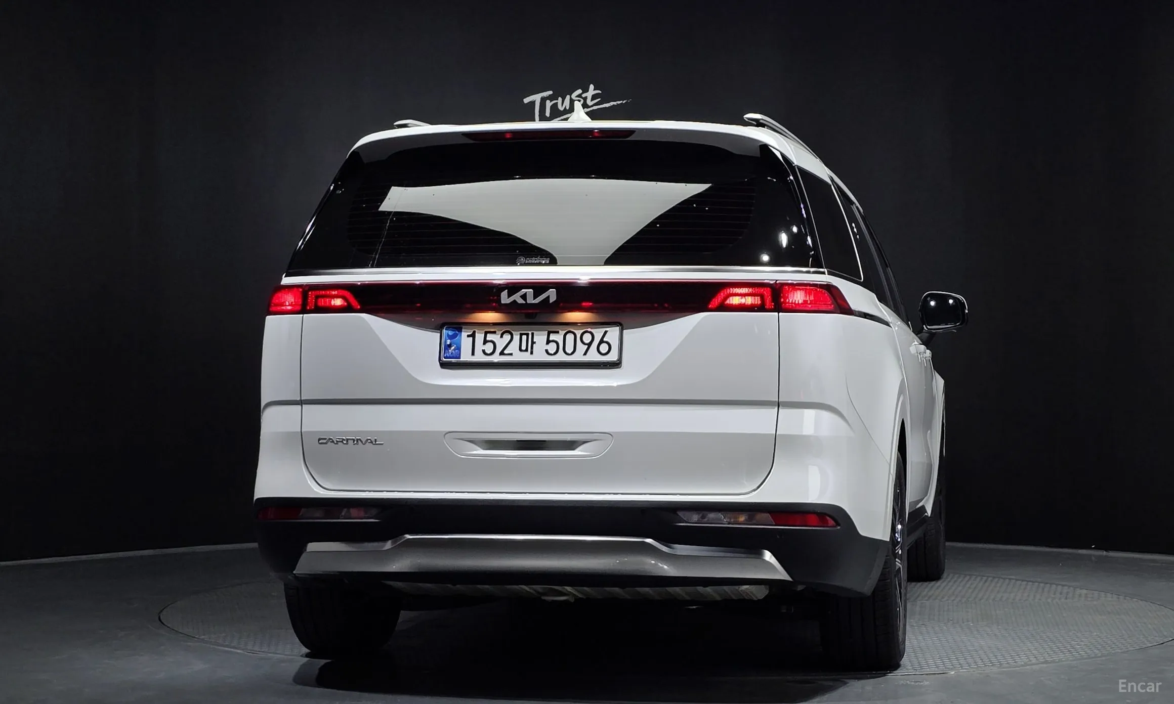 Kia Carnival Gen 4 превью 3