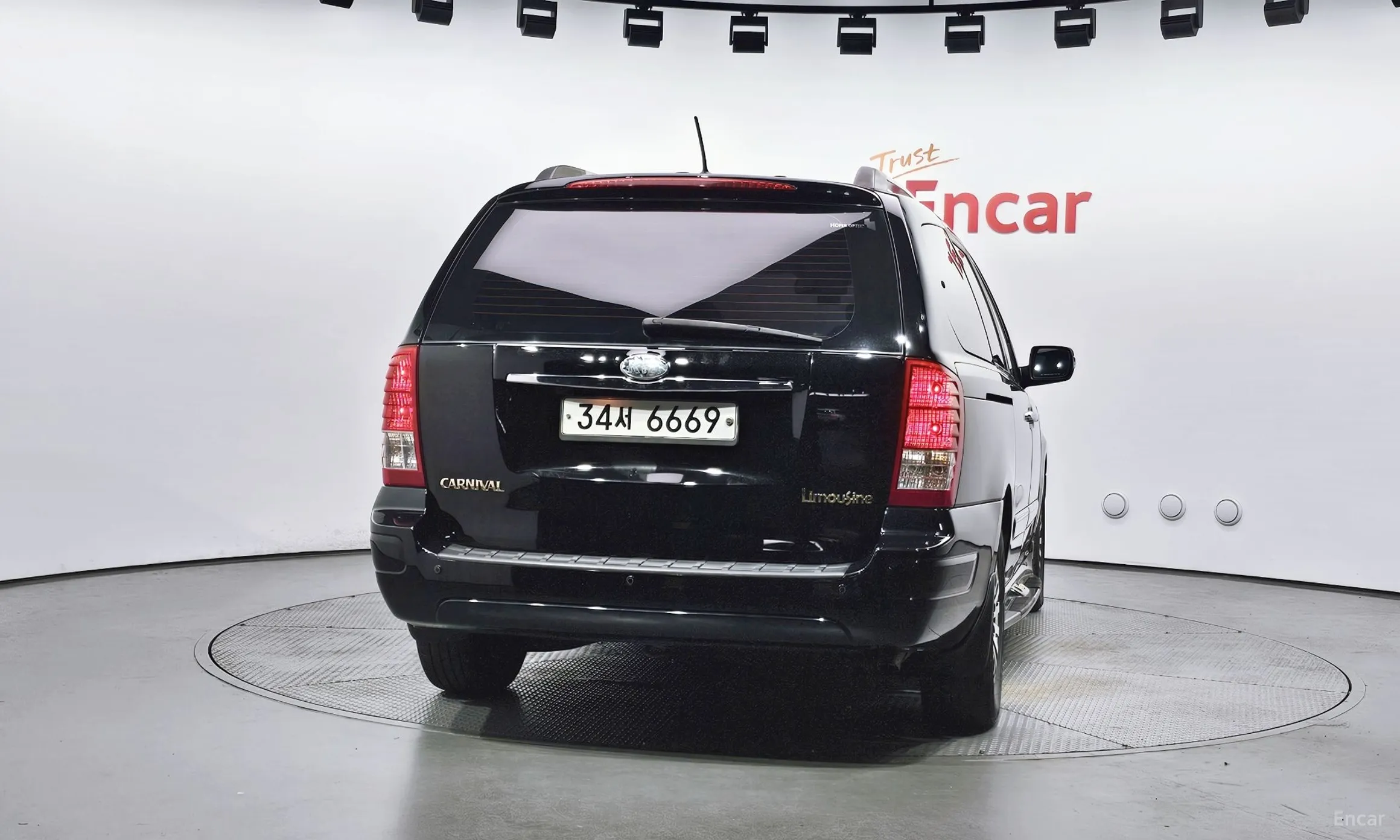 Kia Carnival R превью 3