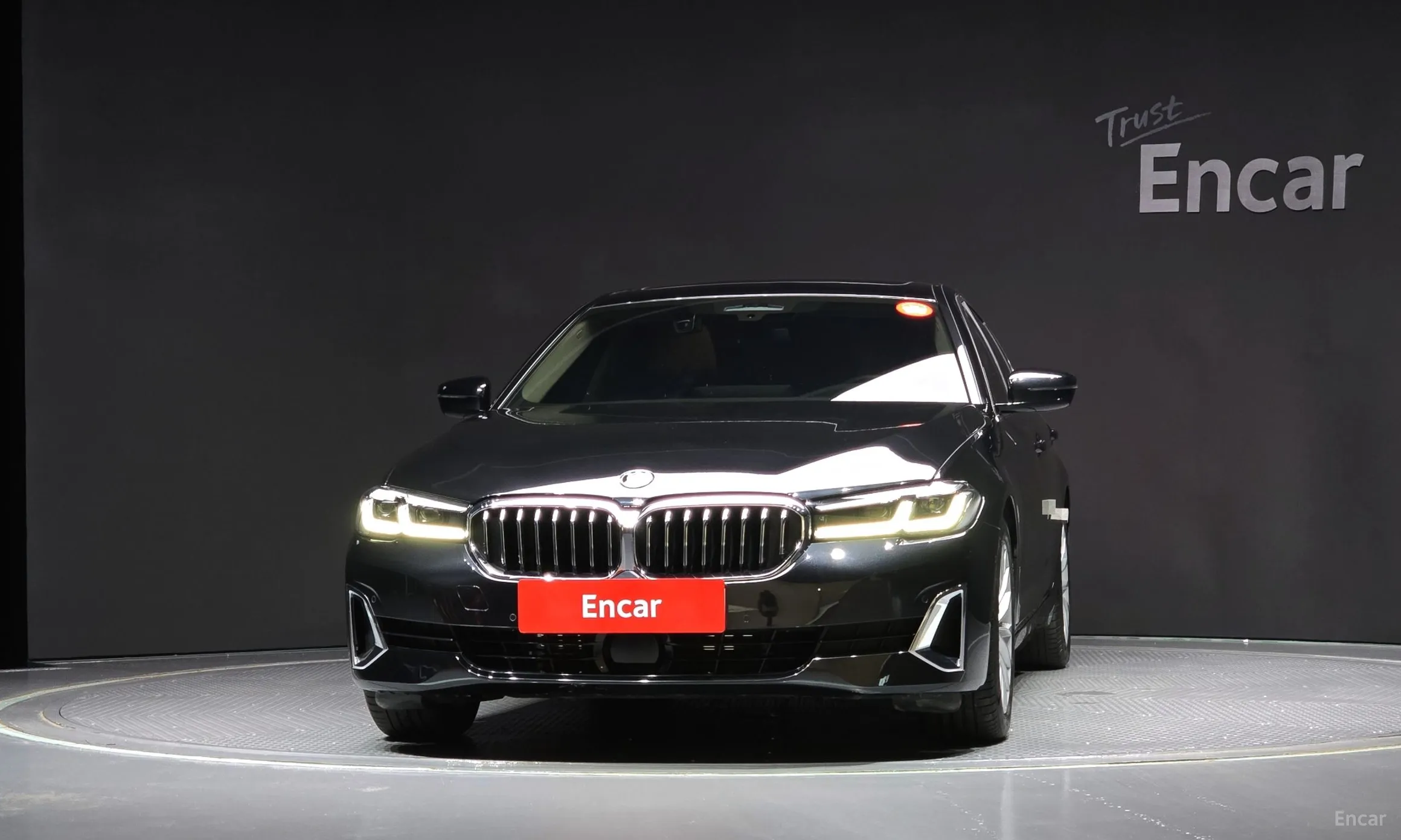 BMW 5 Series (G30) превью 2