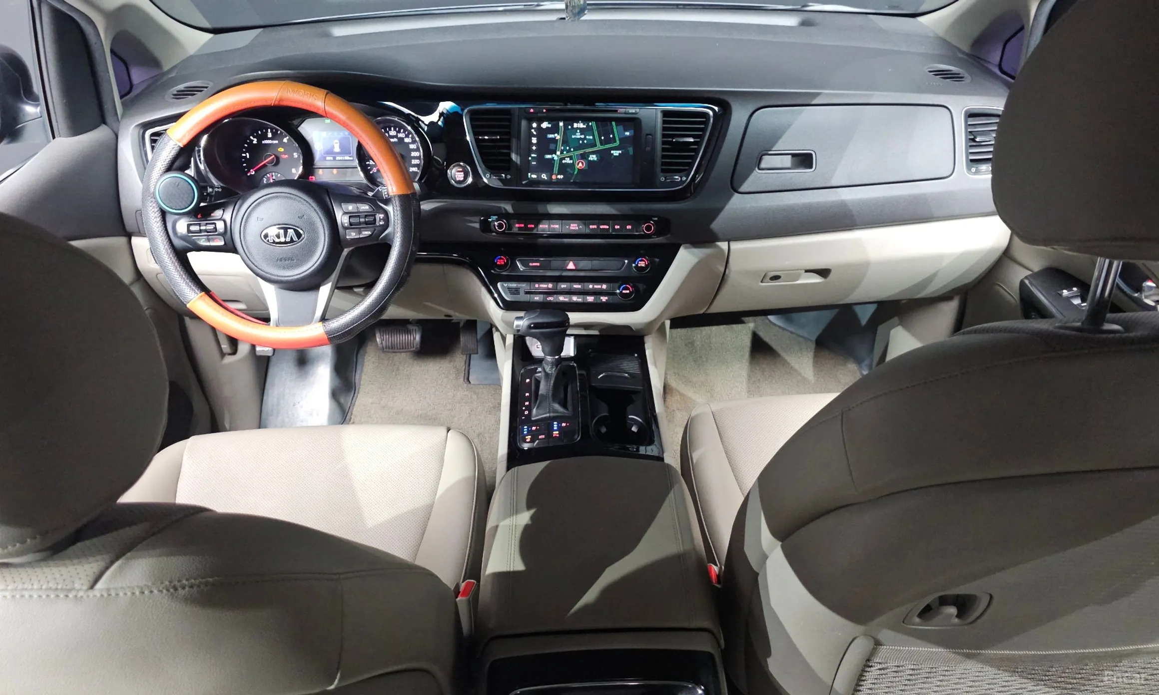 Kia Carnival превью 4