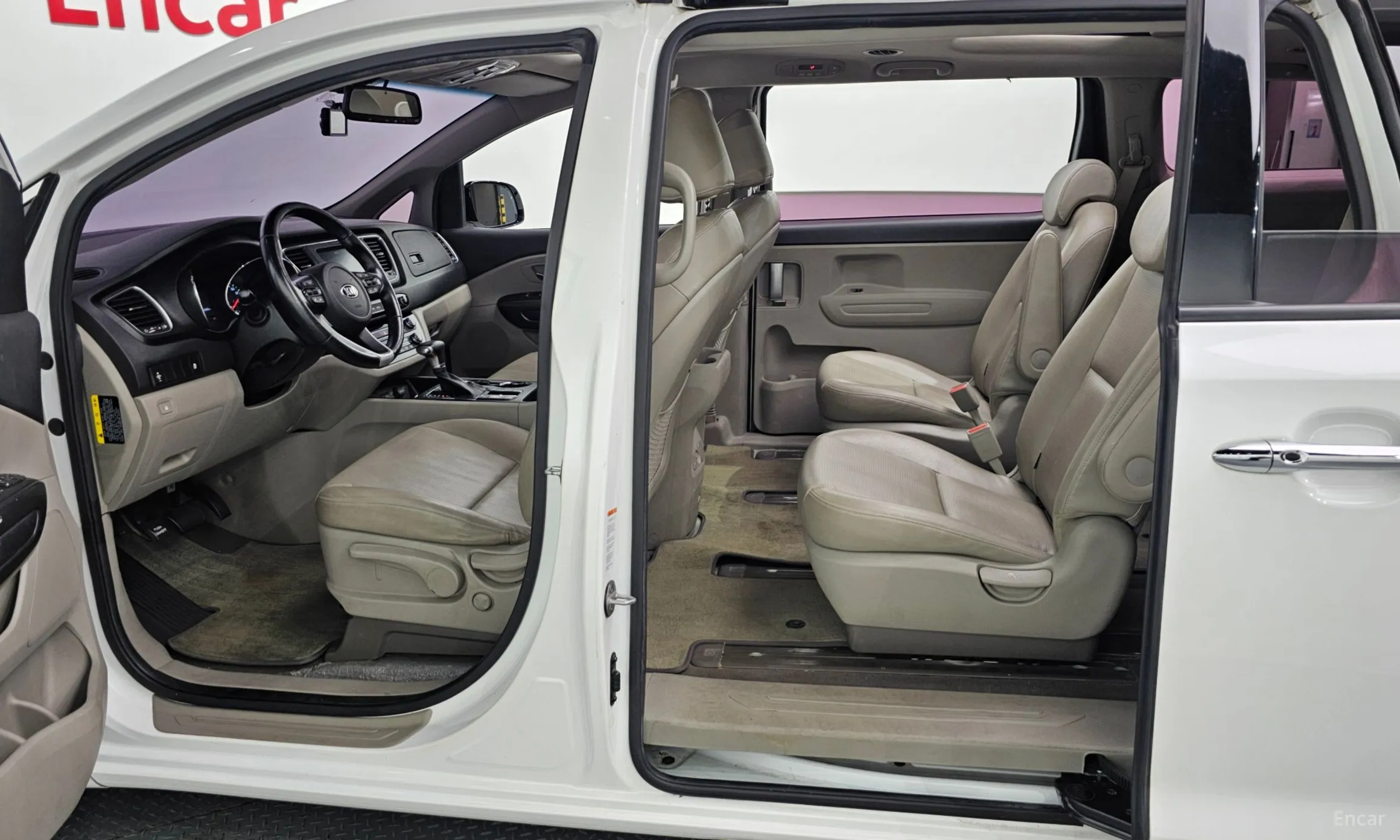 Kia Carnival превью 10