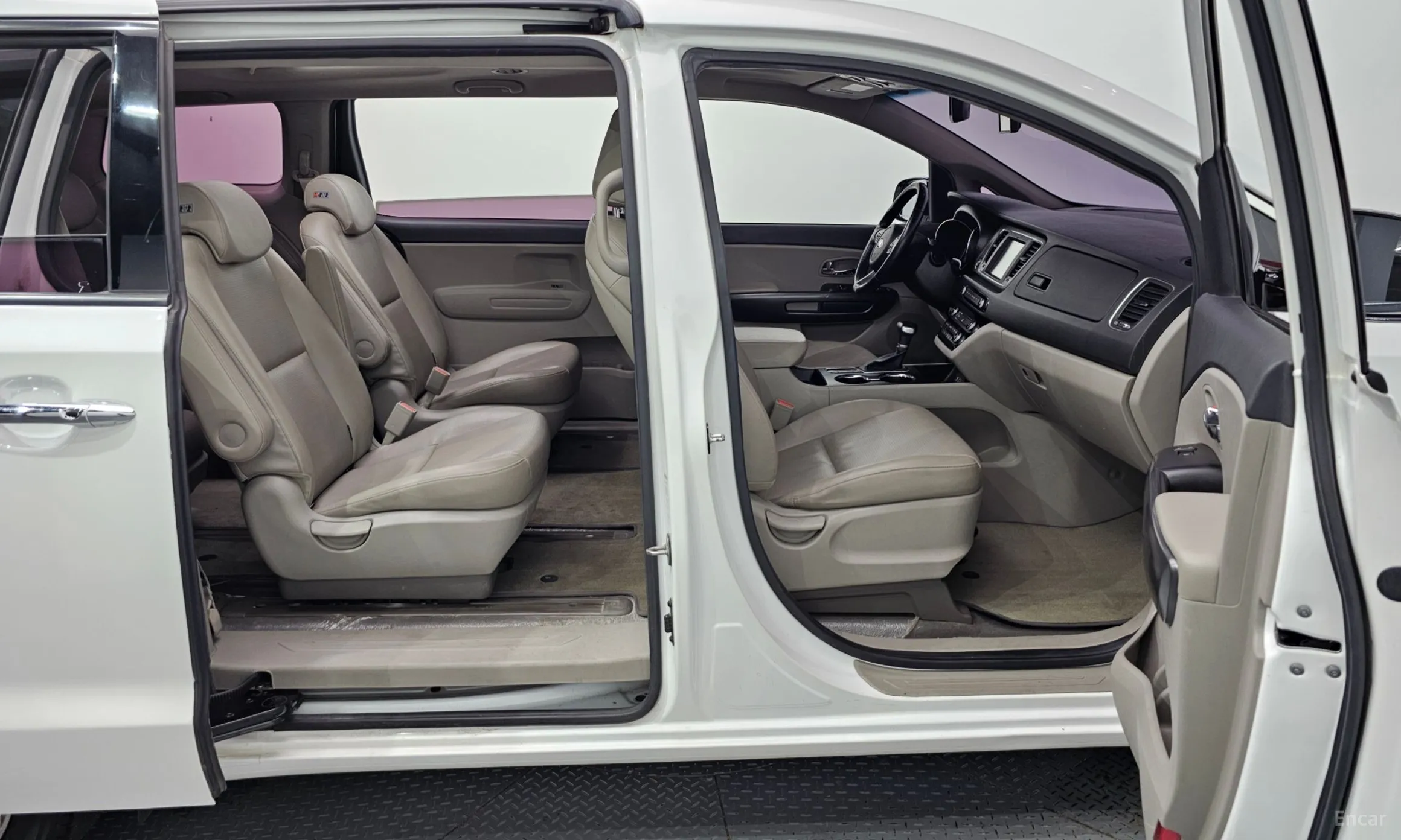 Kia Carnival превью 11