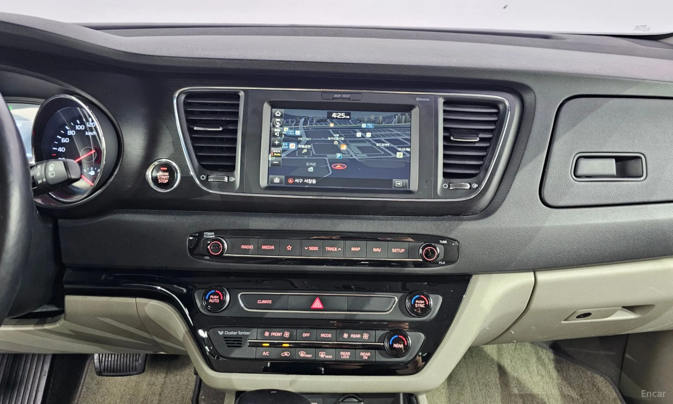 Kia Carnival превью 14