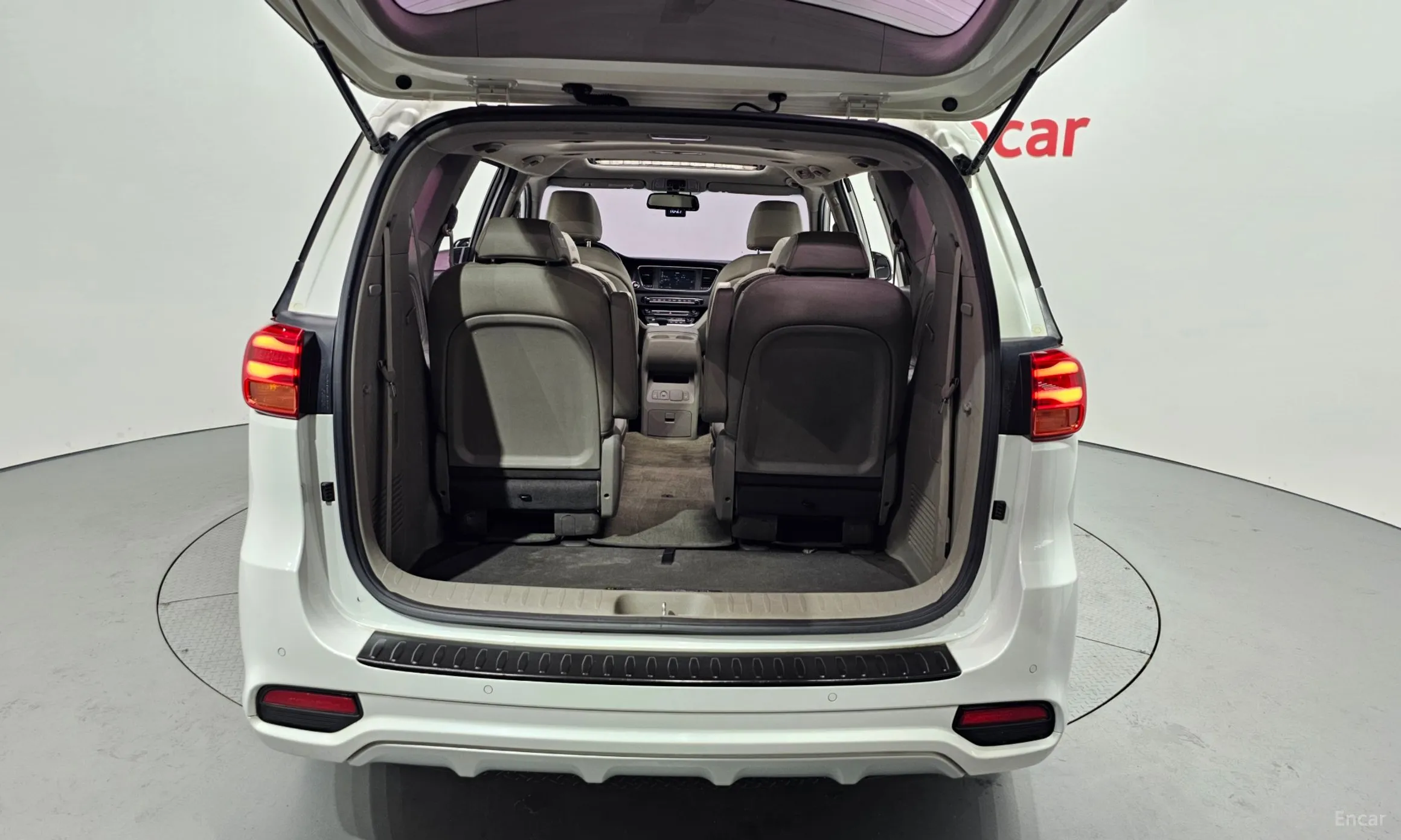 Kia Carnival превью 20