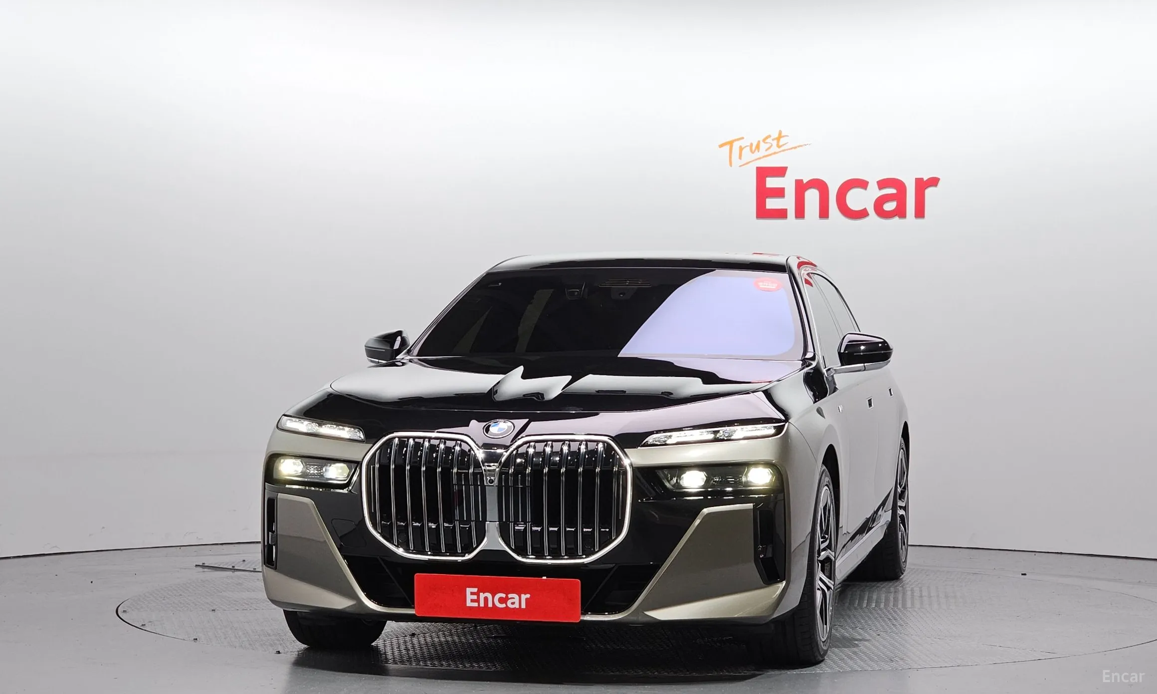 BMW 7 Series (G70) превью 2