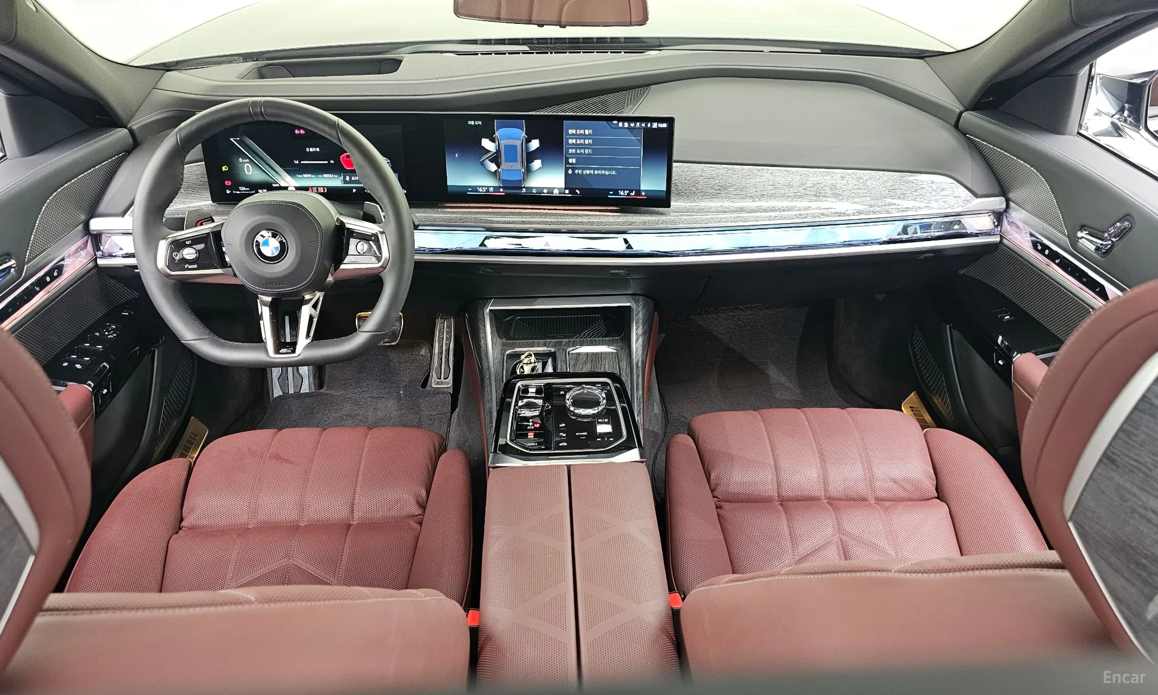 BMW 7 Series (G70) превью 4