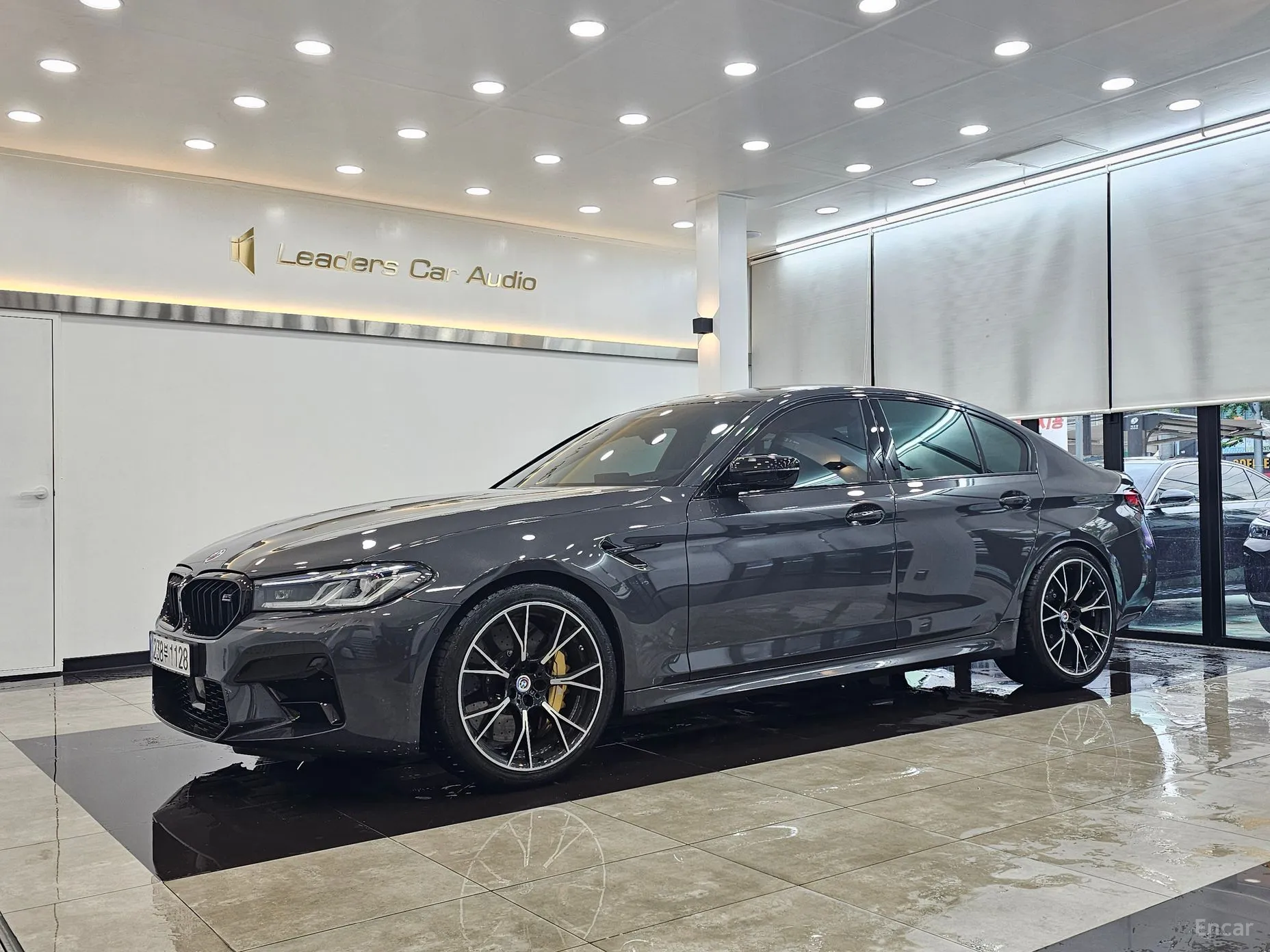 BMW M5 (F90)