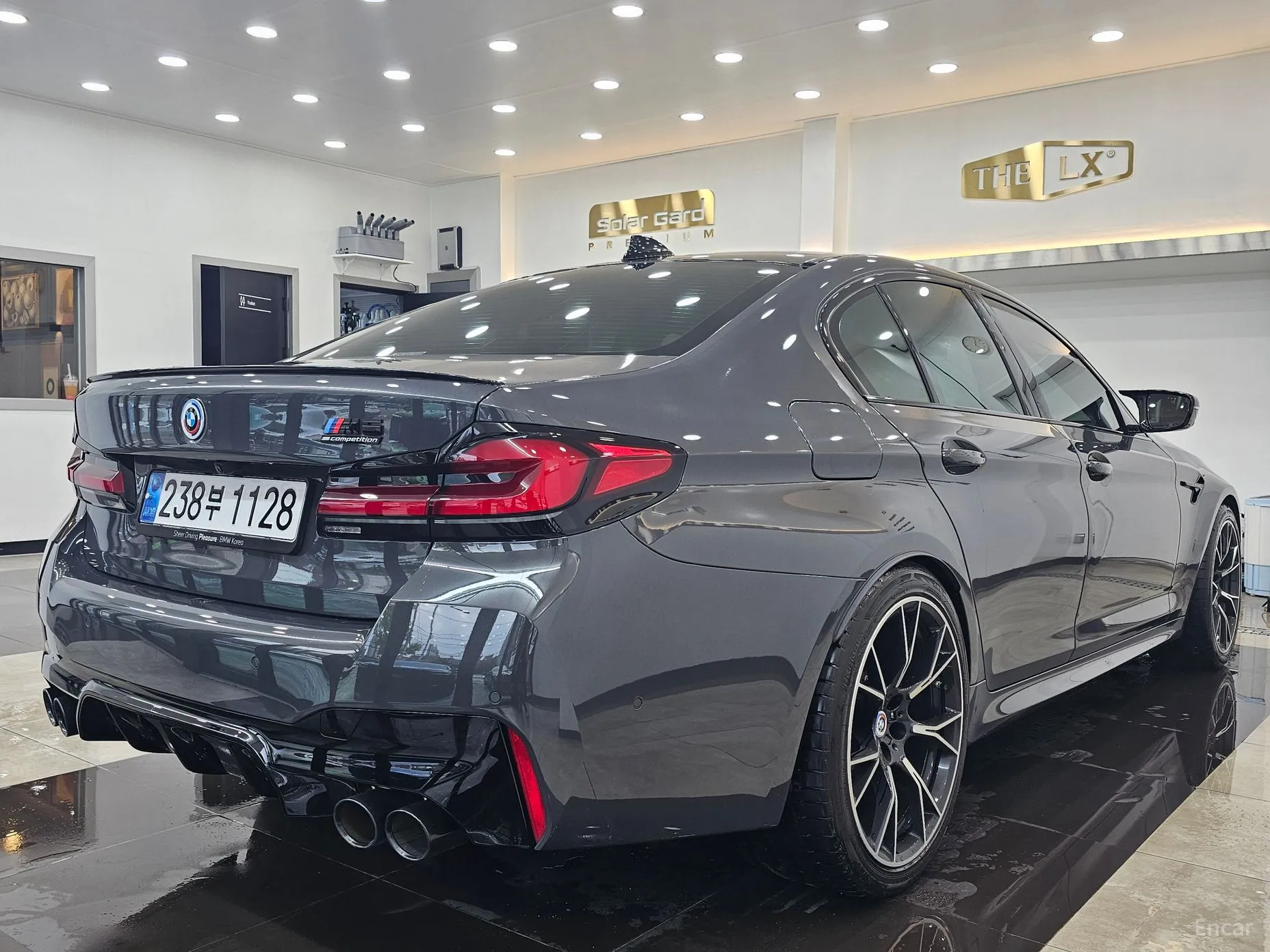 BMW M5 (F90)