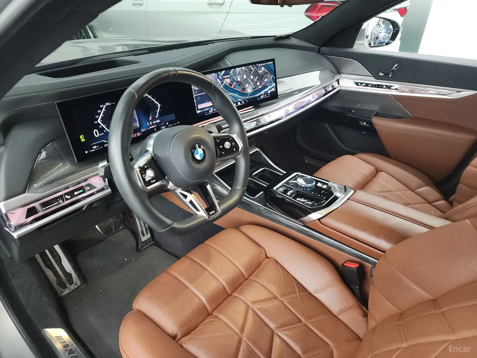 BMW 7 Series (G70) превью 4