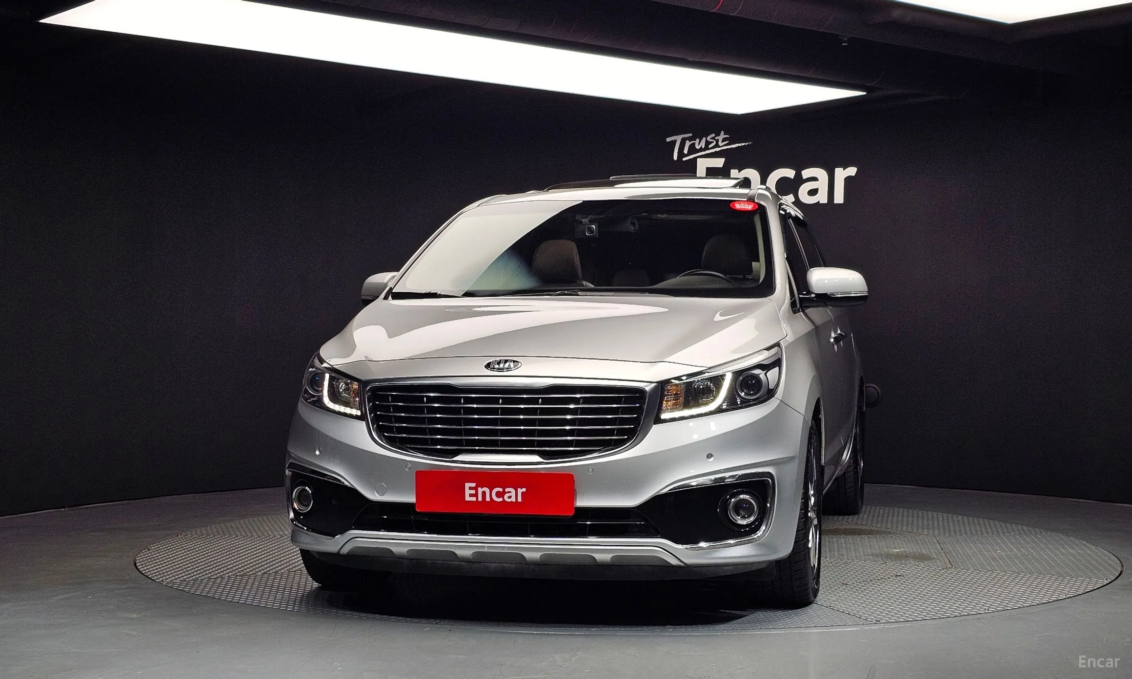 Kia Carnival превью 2