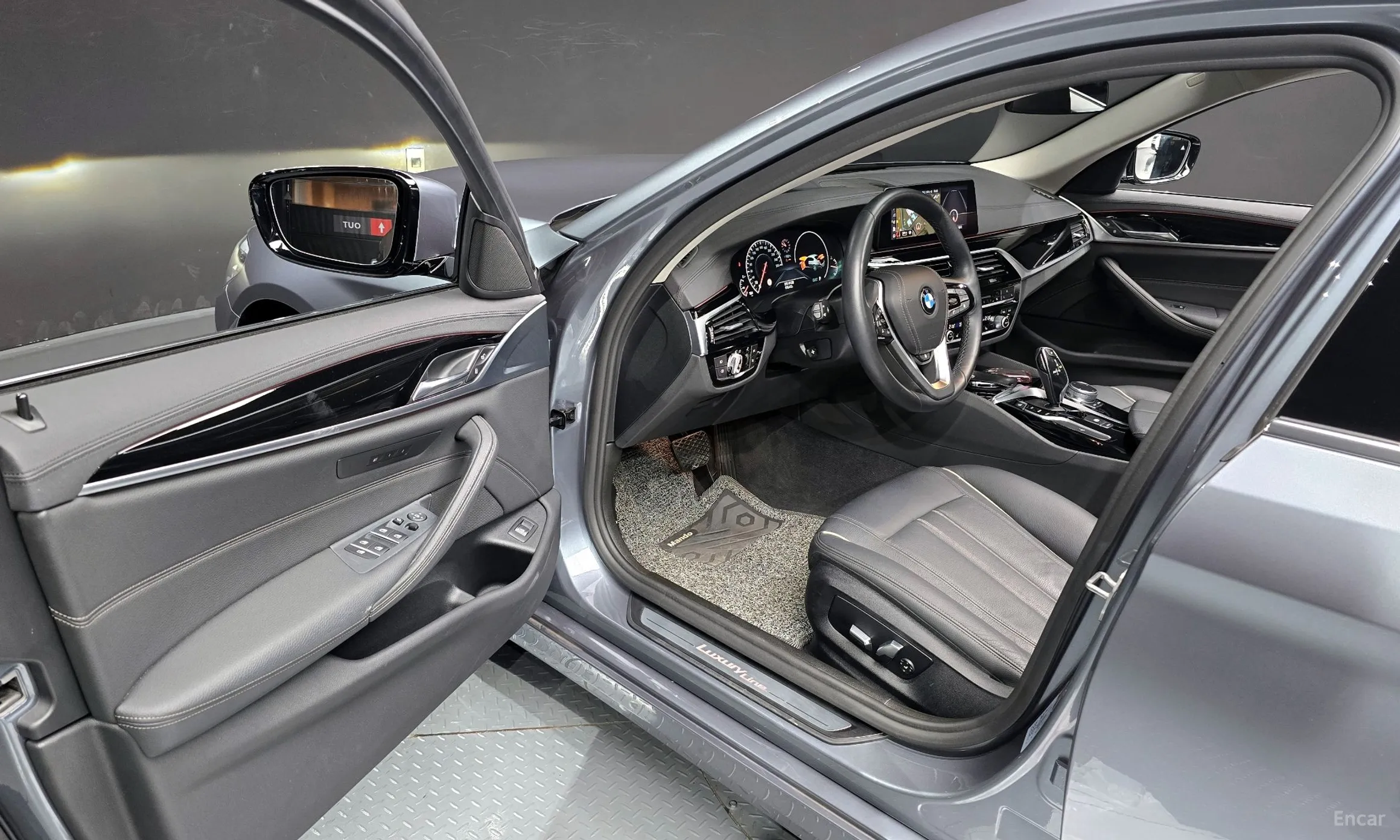 BMW 5 Series (G30) превью 10