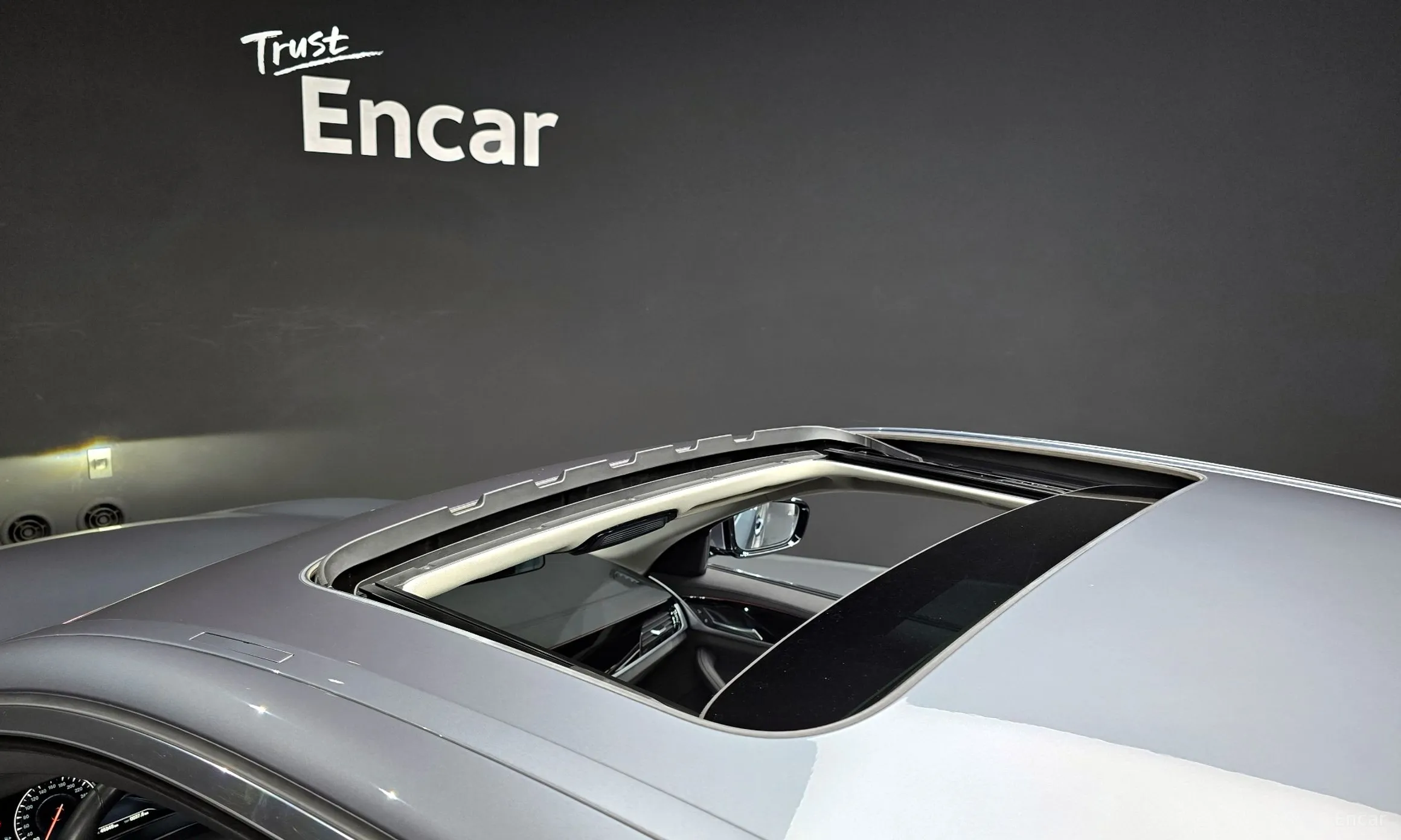 BMW 5 Series (G30) превью 19