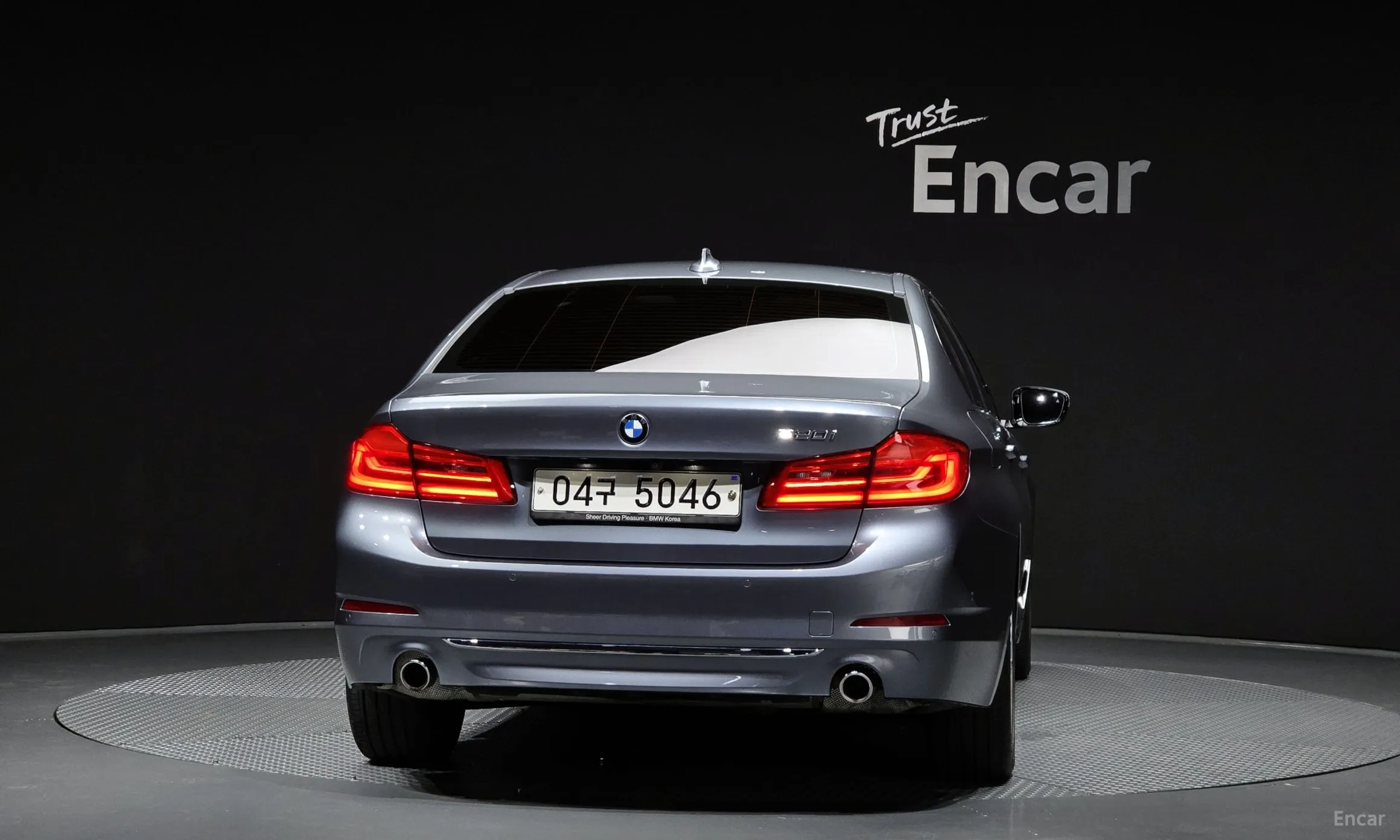 BMW 5 Series (G30) превью 4