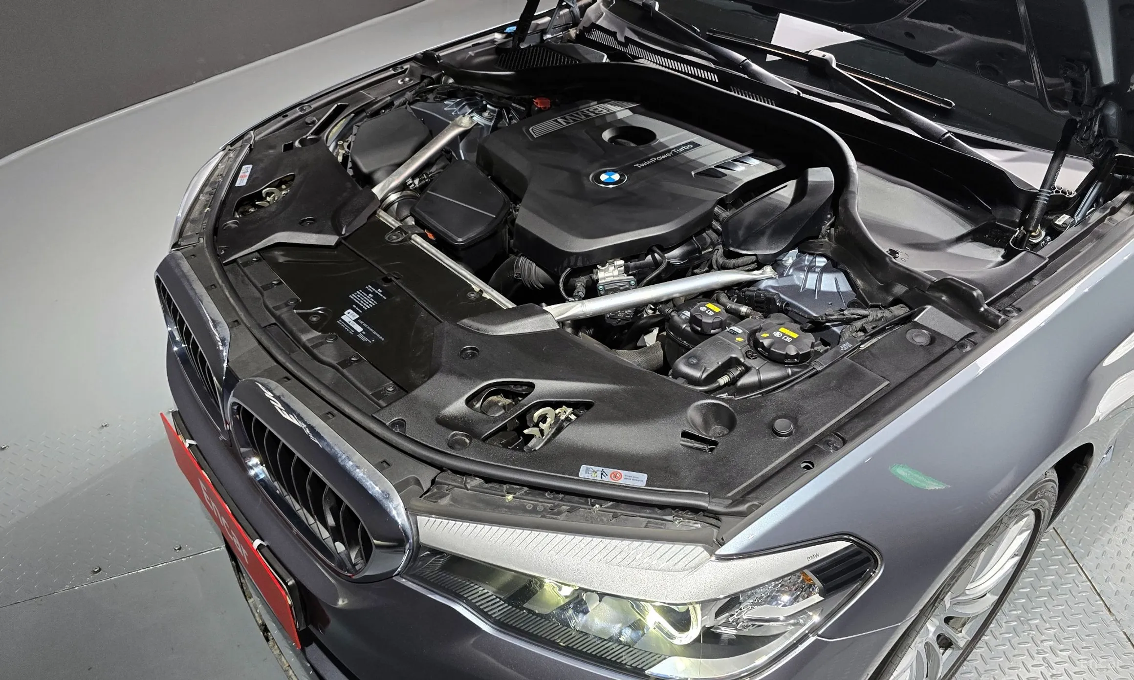 BMW 5 Series (G30) превью 6