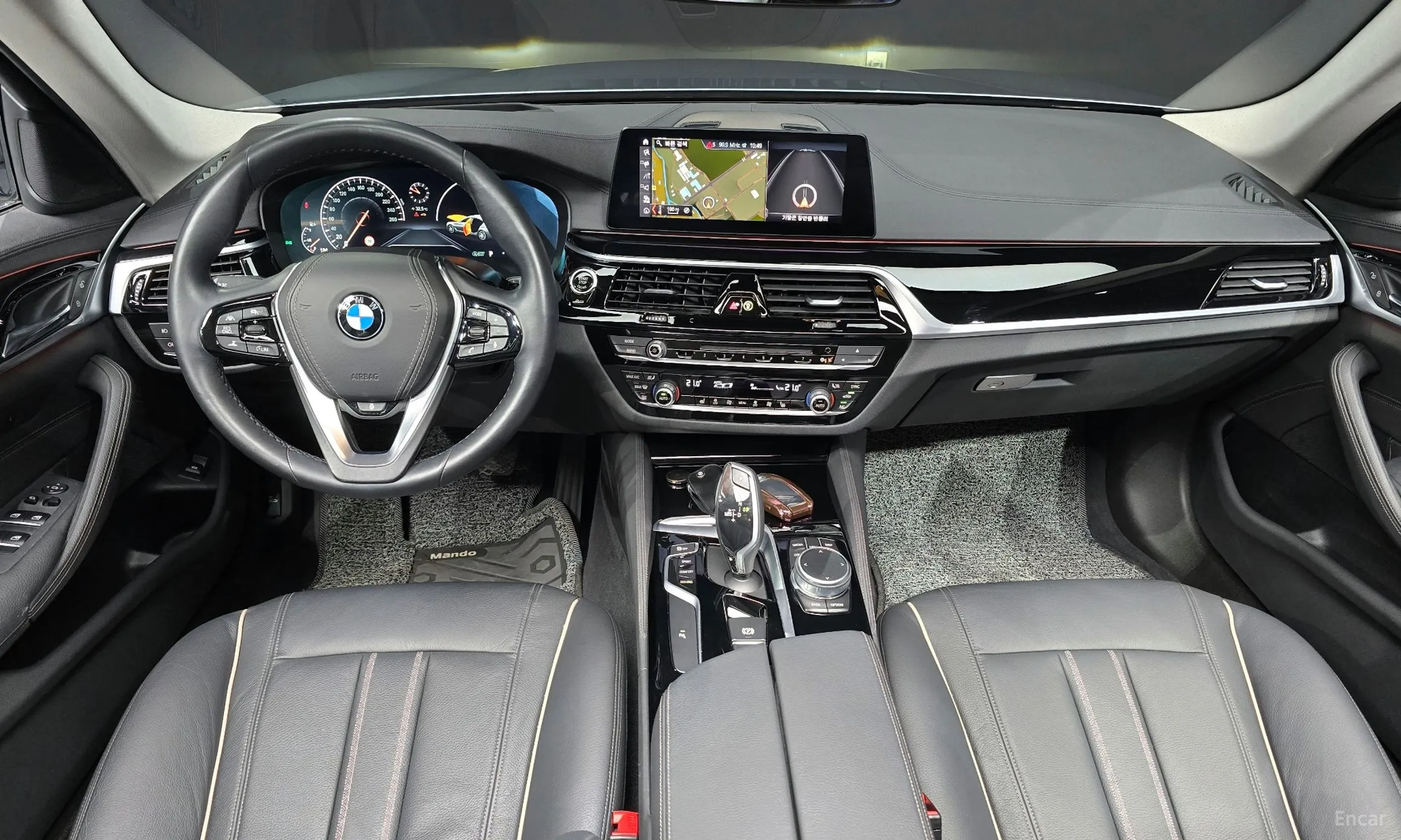 BMW 5 Series (G30) превью 7