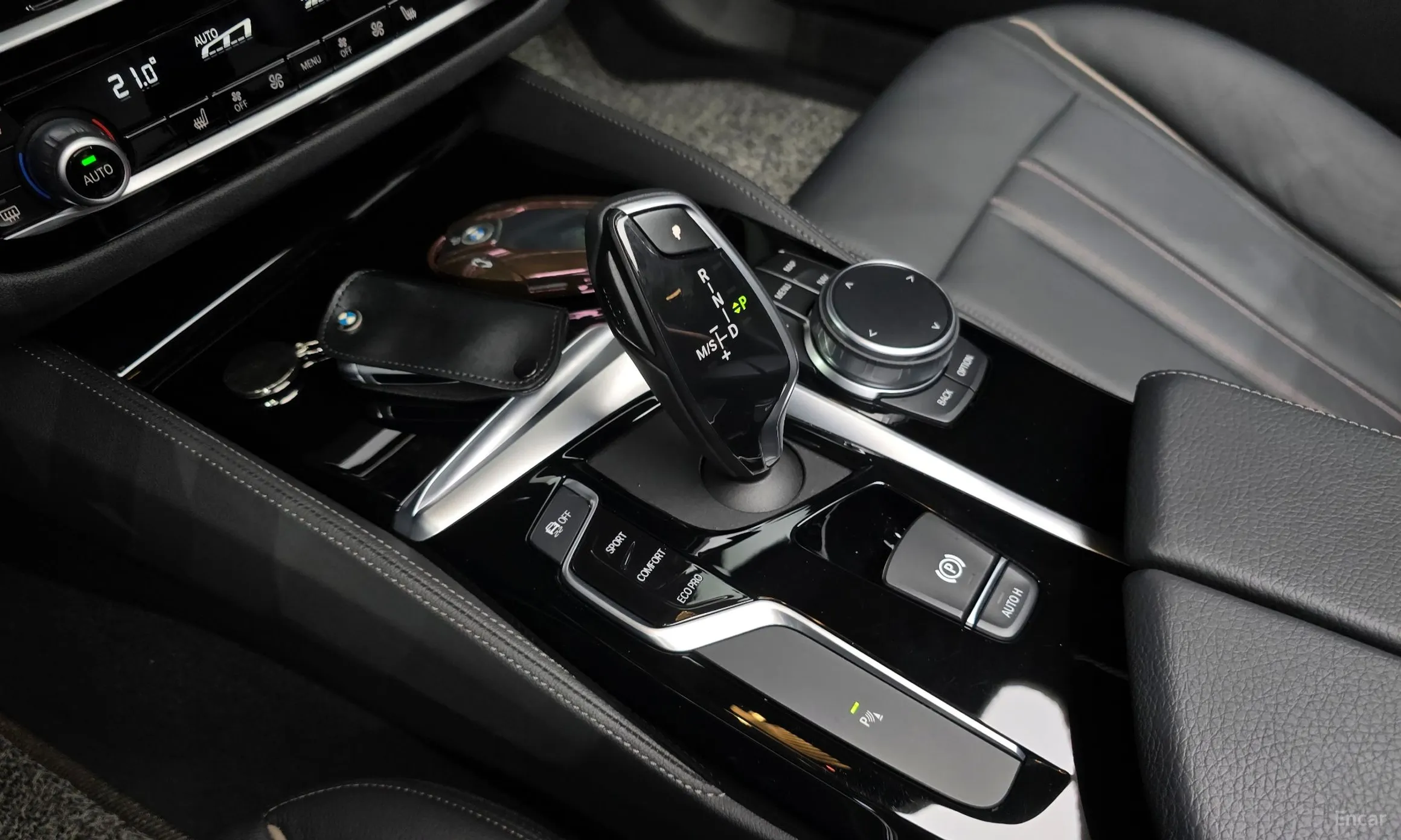 BMW 5 Series (G30) превью 9