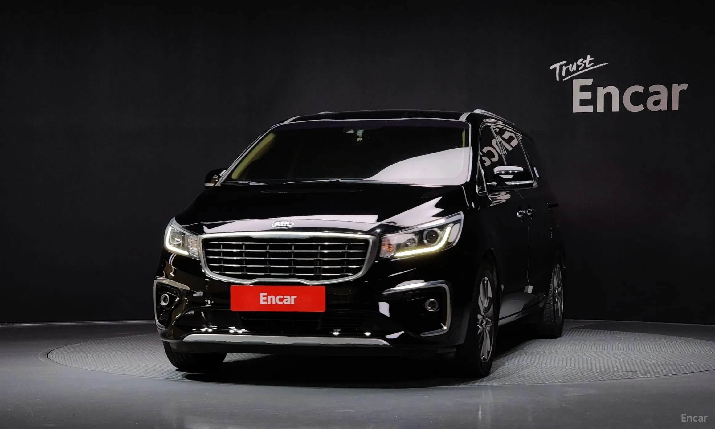 Kia Carnival превью 2