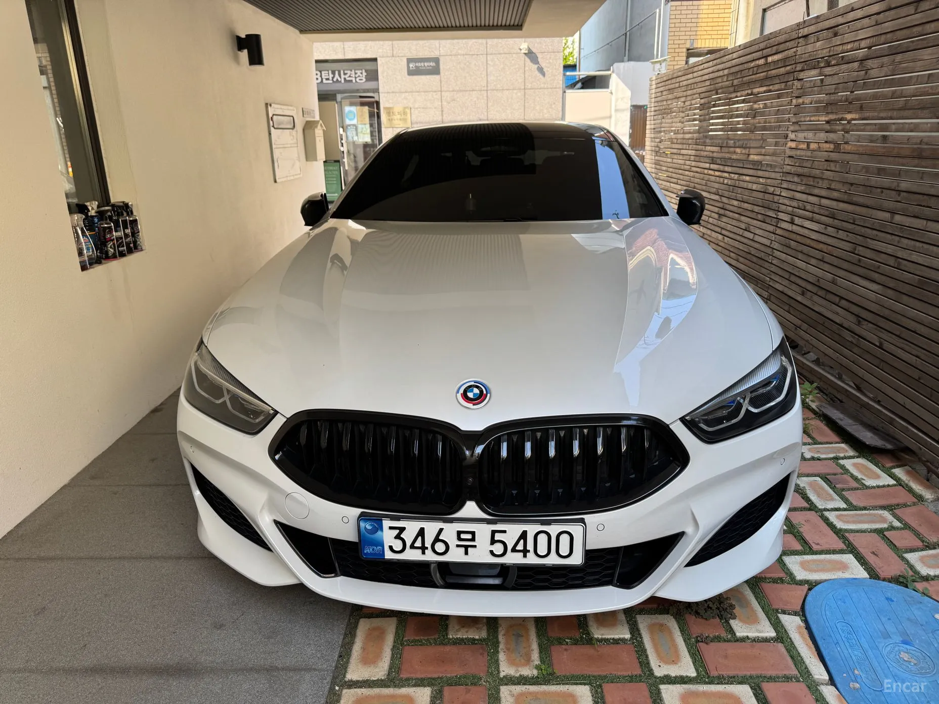 BMW 8-series (G15)