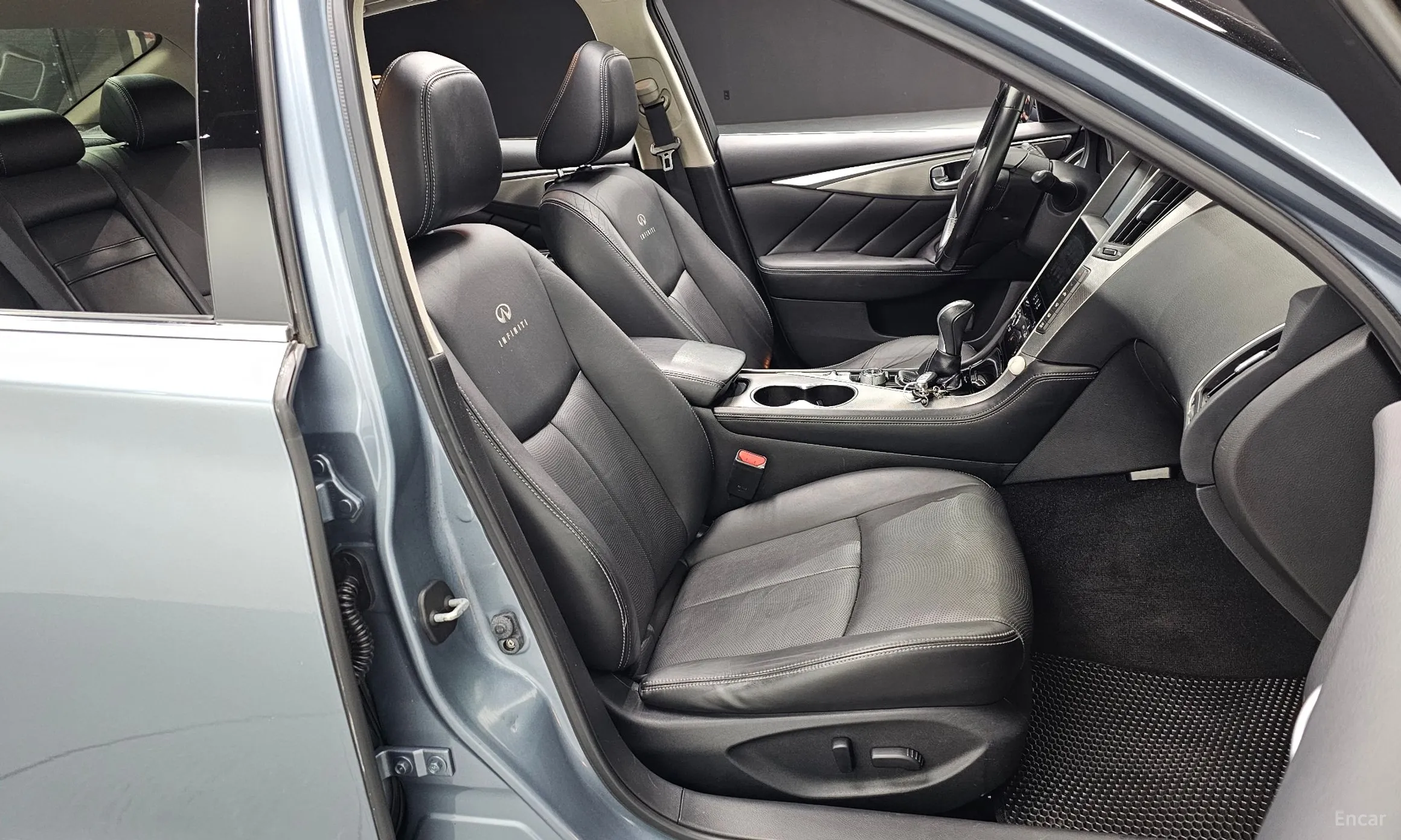 Infiniti Q50 превью 10
