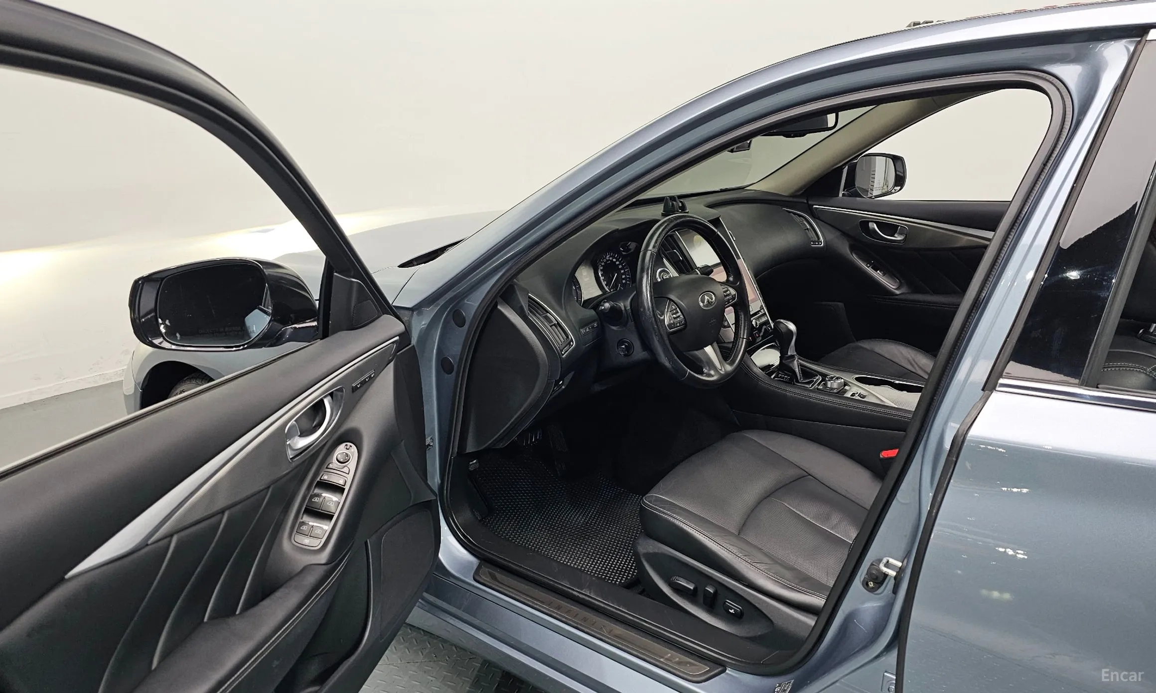 Infiniti Q50 превью 11