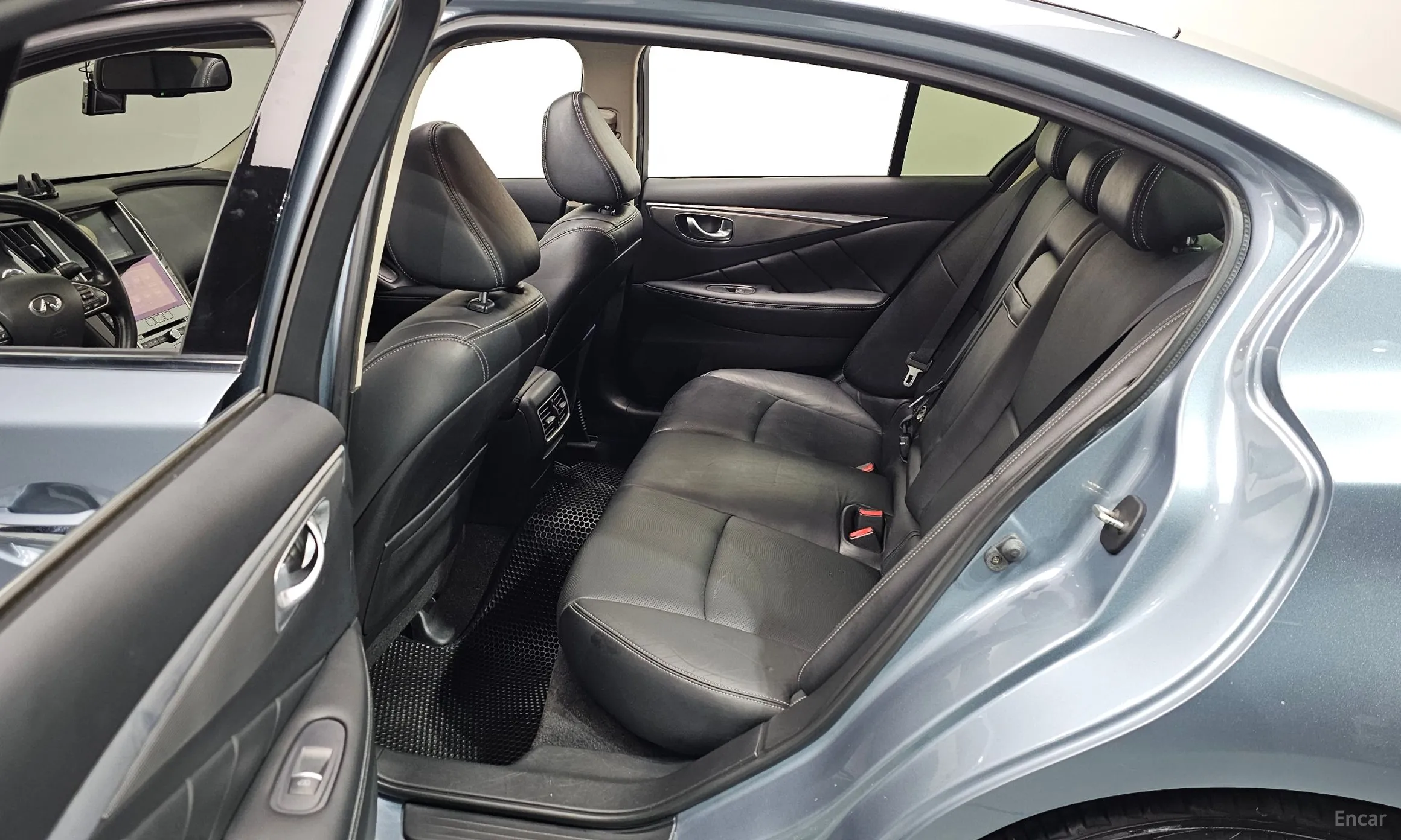 Infiniti Q50 превью 18
