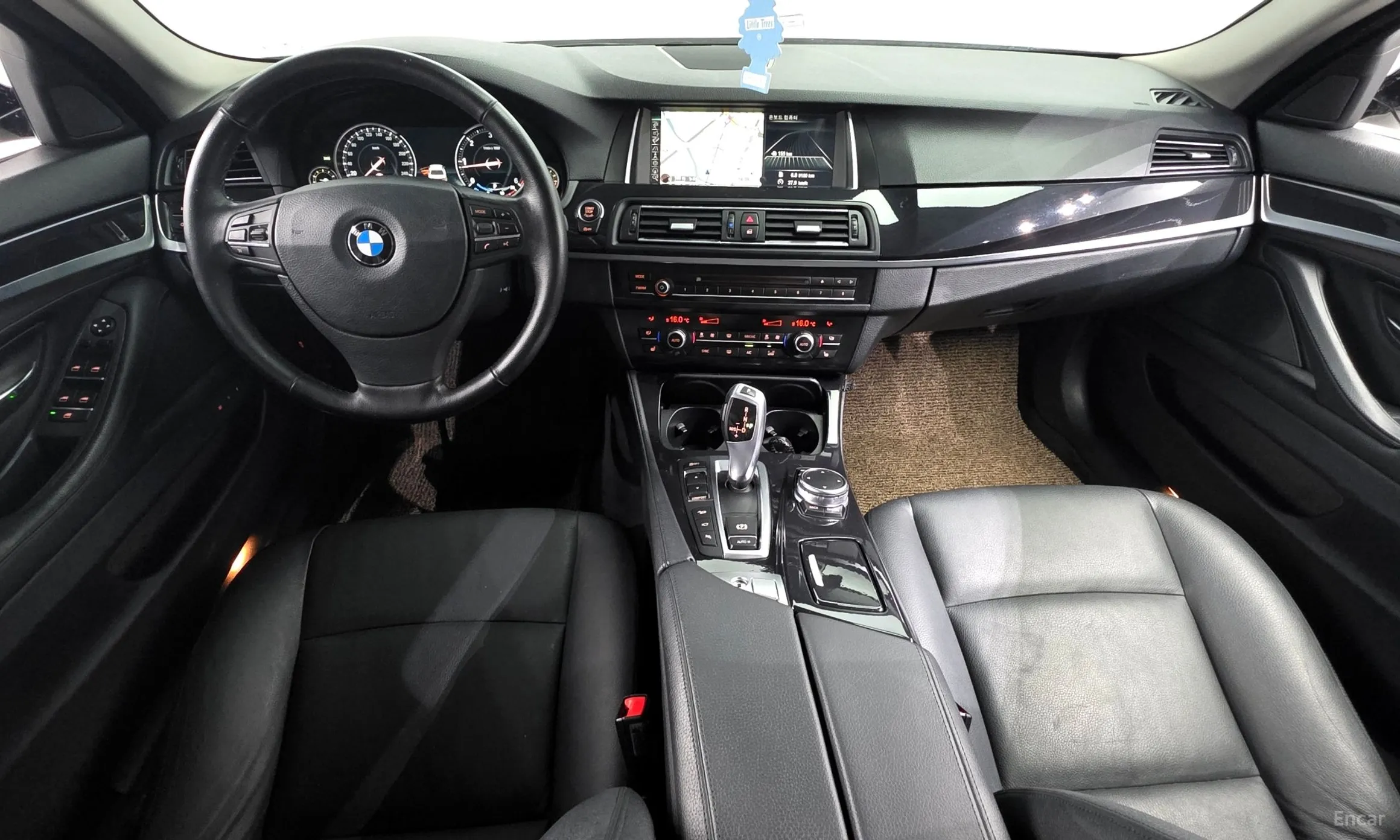 BMW 5 Series (F10) превью 4