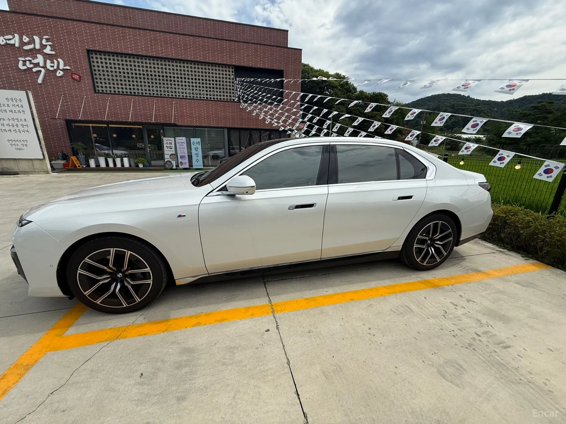 BMW 7 Series (G70) превью 2