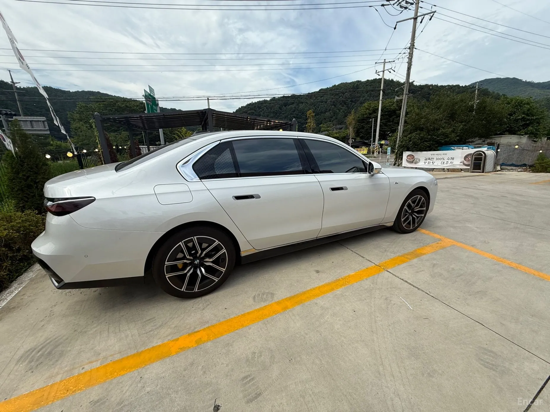 BMW 7 Series (G70) превью 3