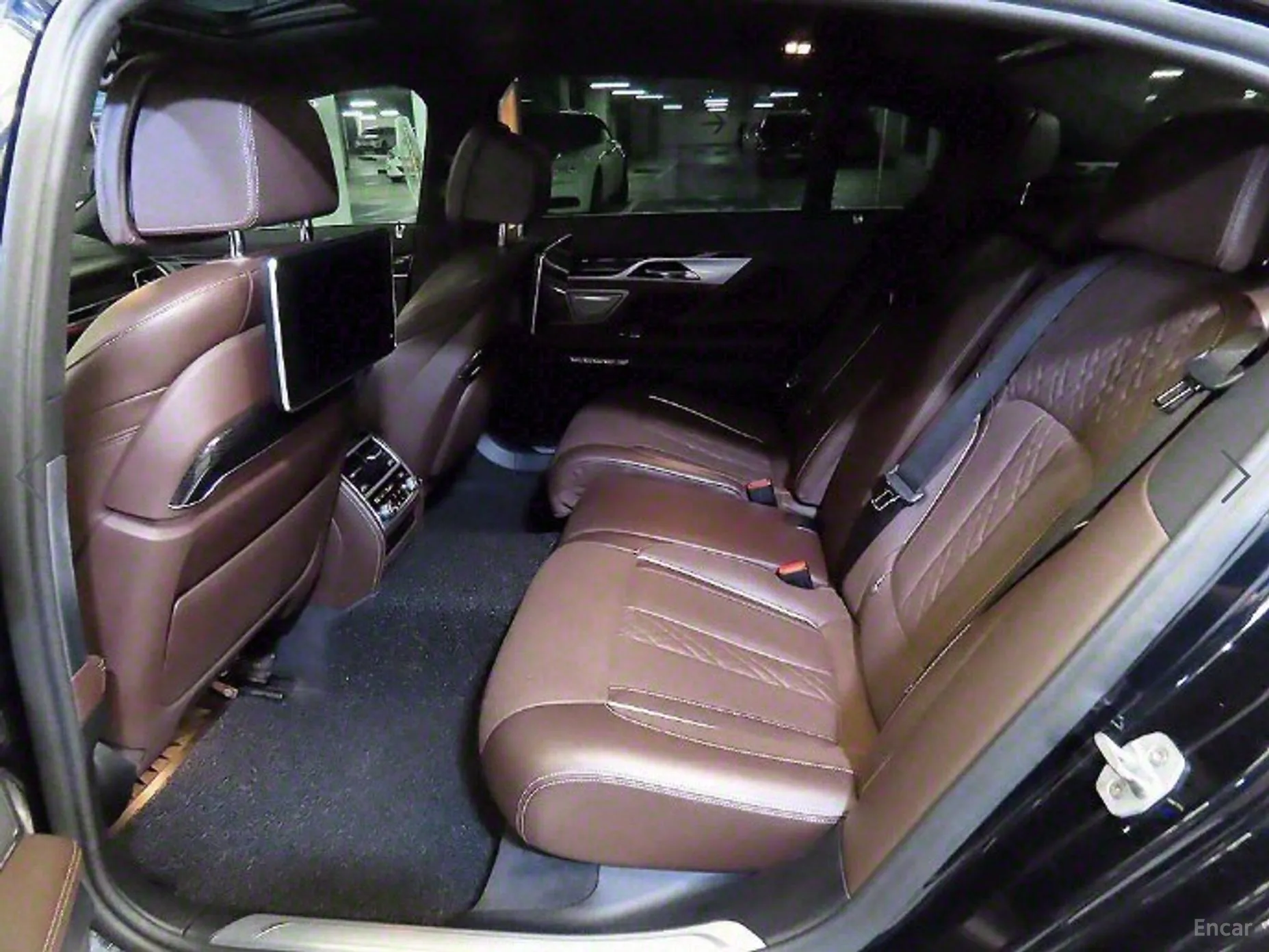BMW 7 Series (G11) превью 4