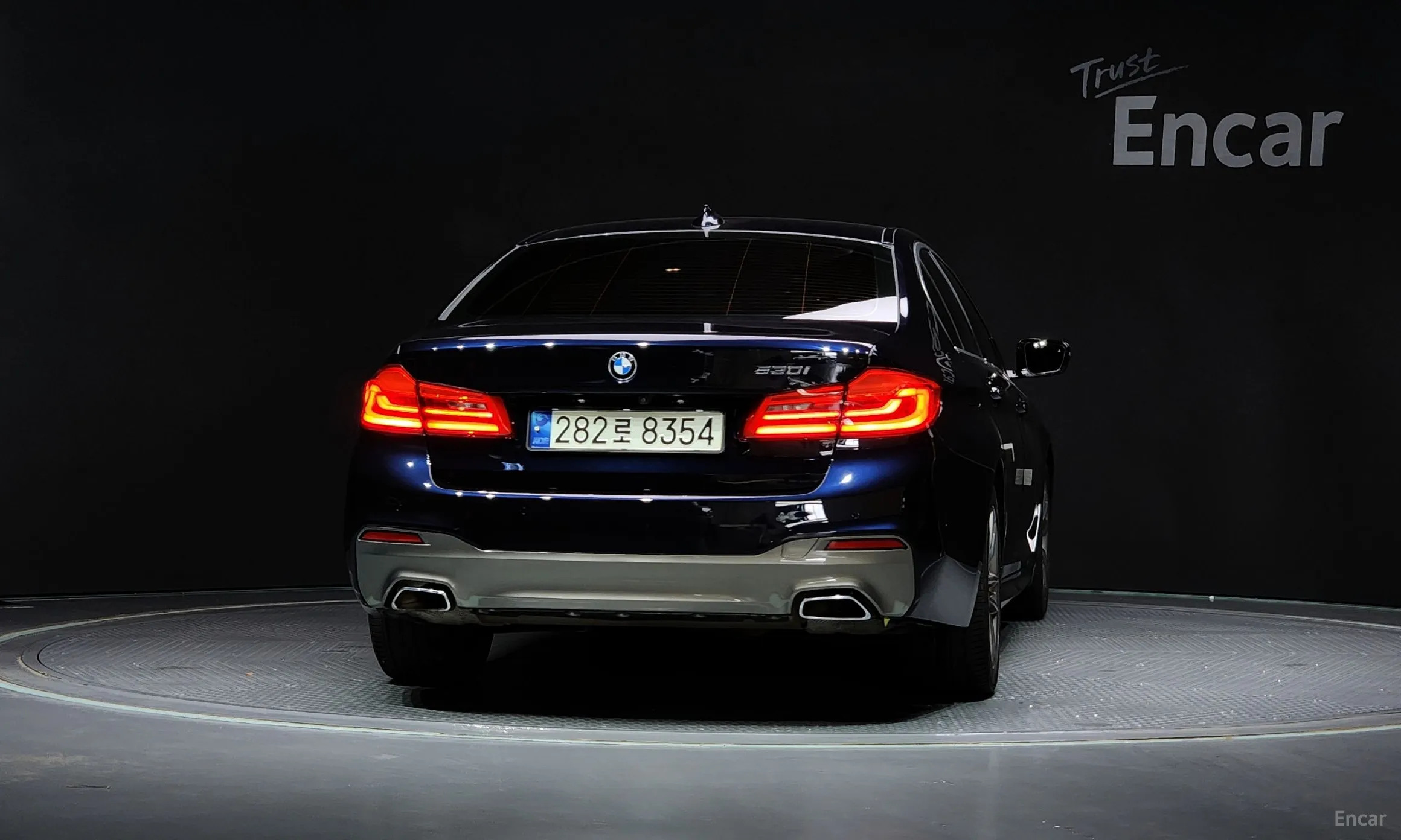 BMW 5 Series (G30) превью 3
