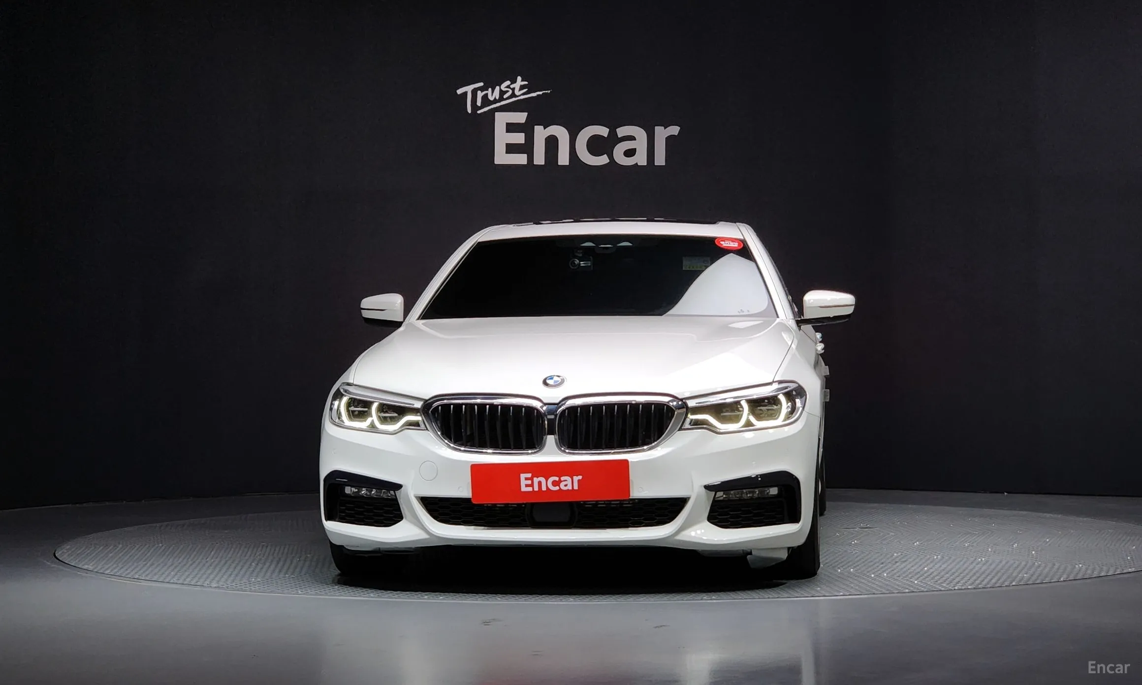 BMW 5 Series (G30) превью 2