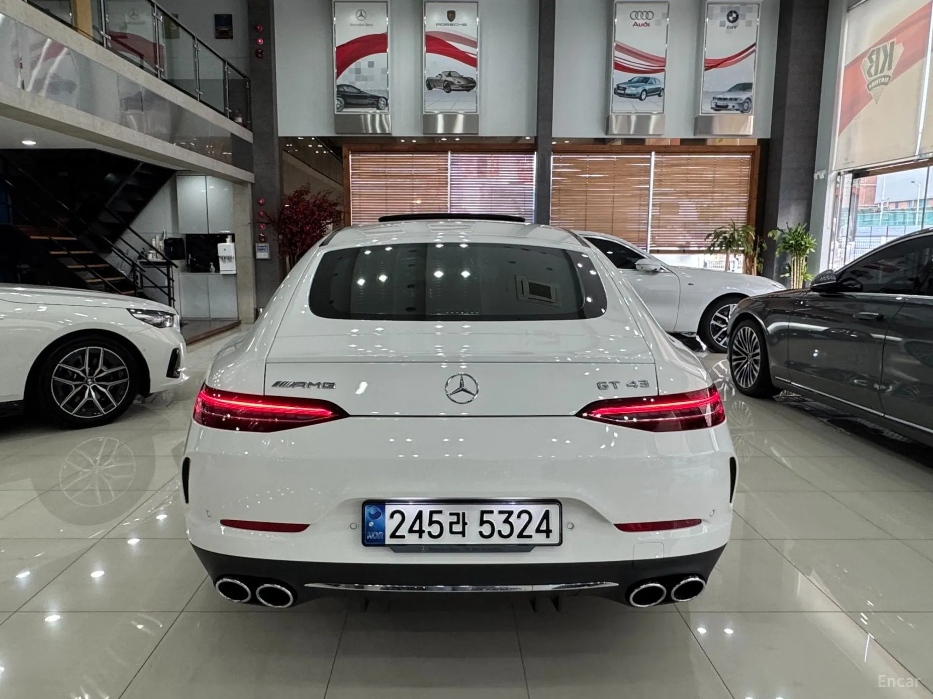 Mercedes Benz AMG GT превью 3
