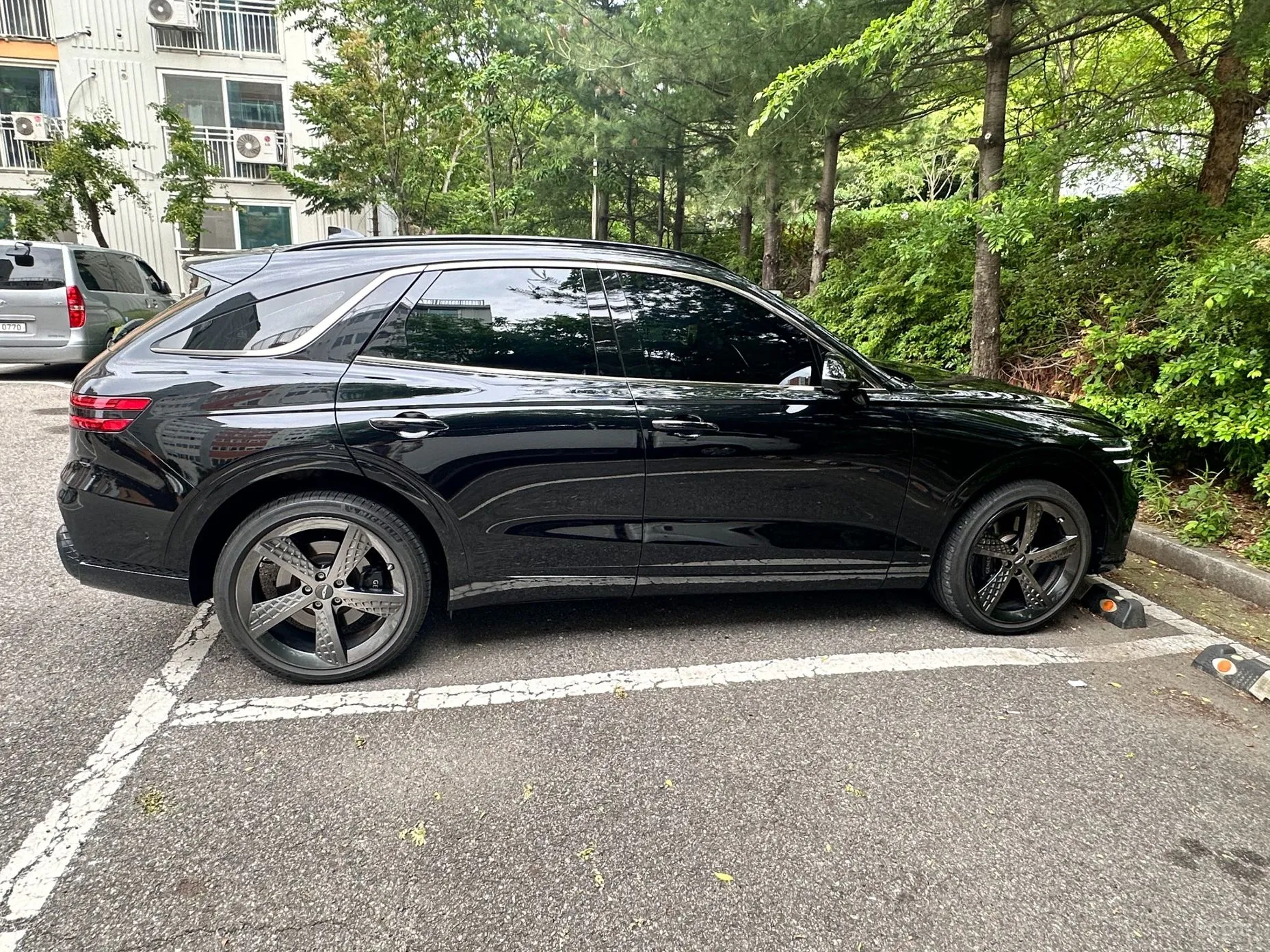 Genesis GV70 превью 3