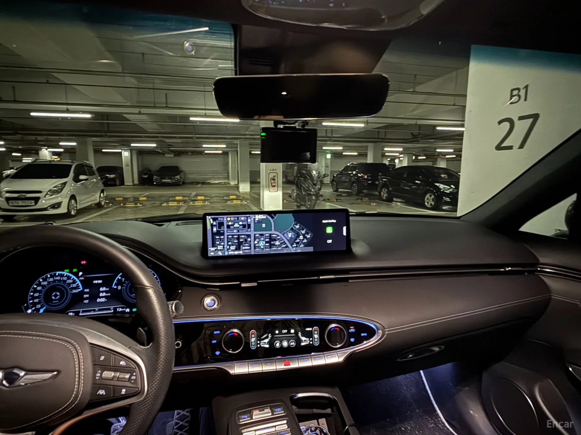 Genesis GV70 превью 7