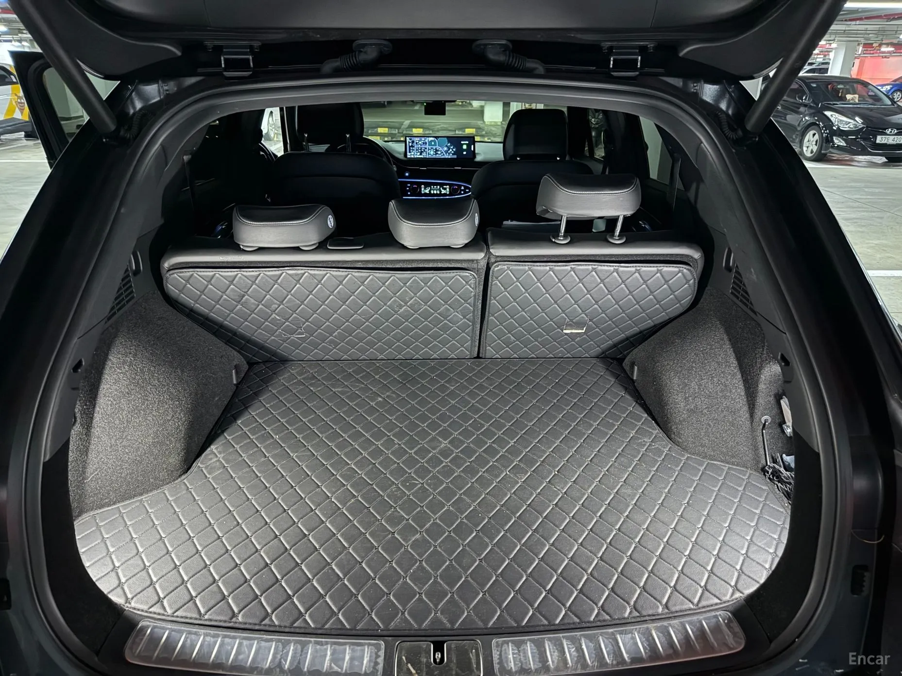 Genesis GV70 превью 9