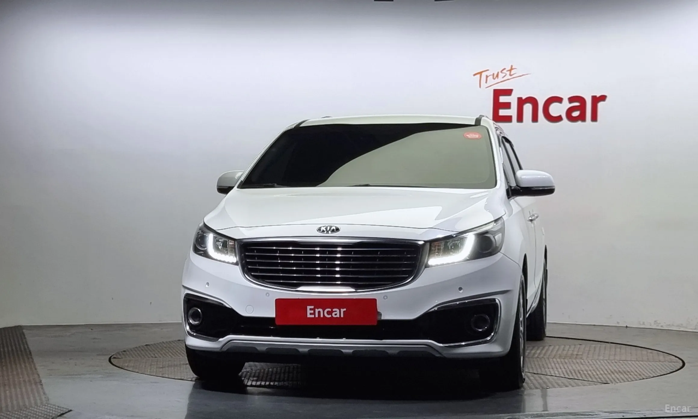 Kia Carnival превью 2