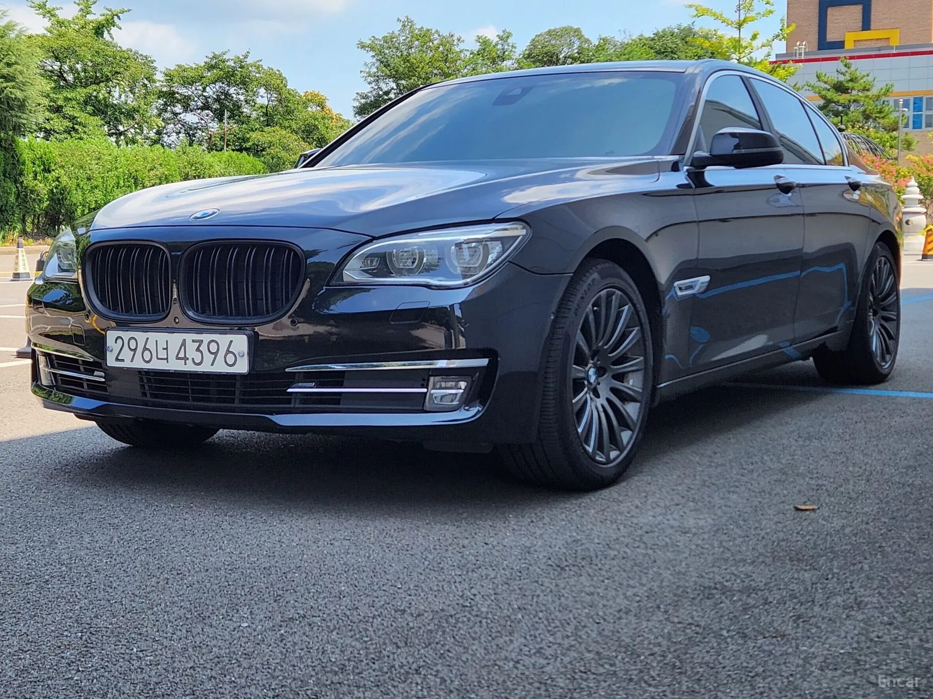 BMW 7 Series (F01)