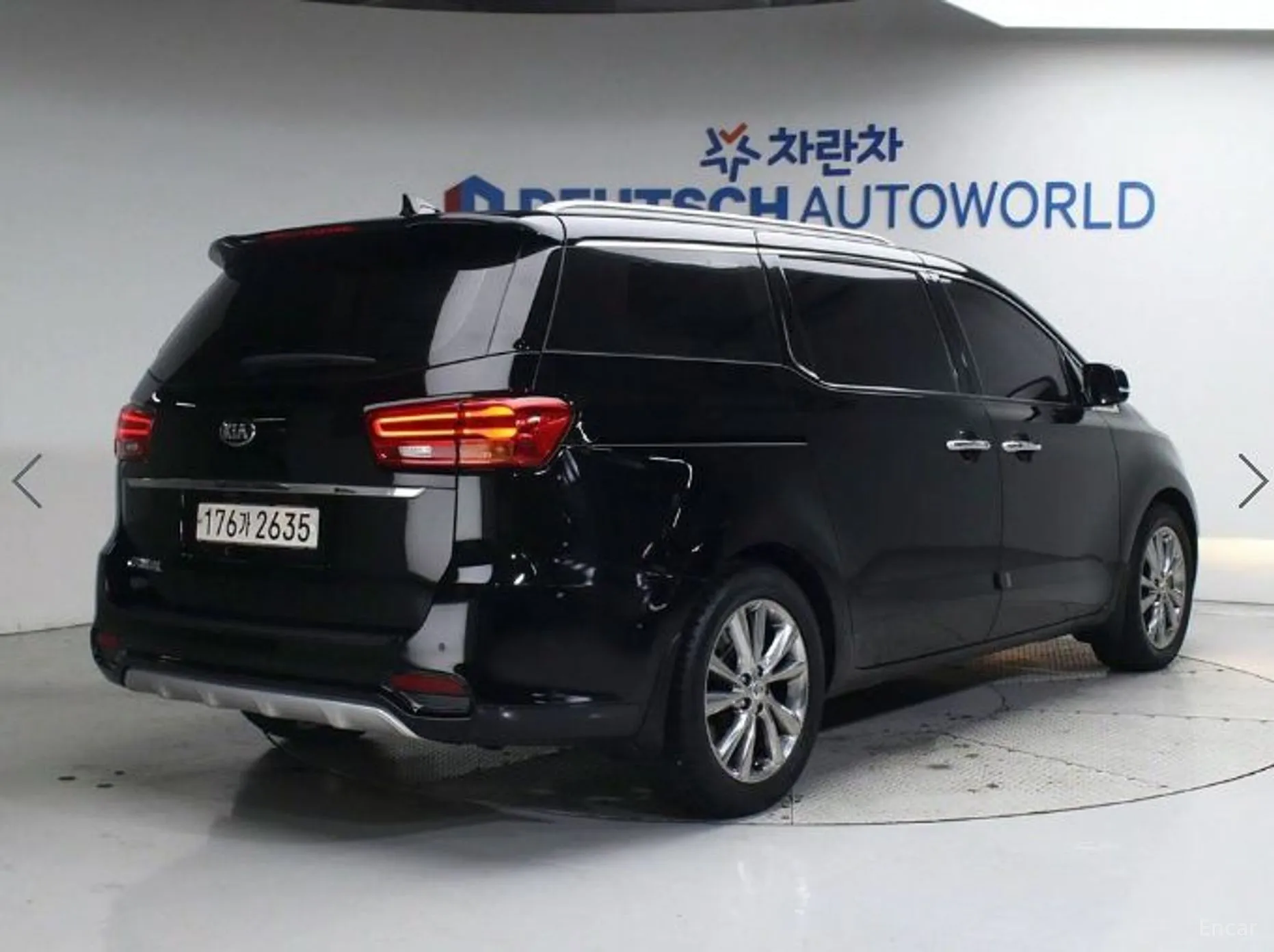 Kia Carnival превью 2