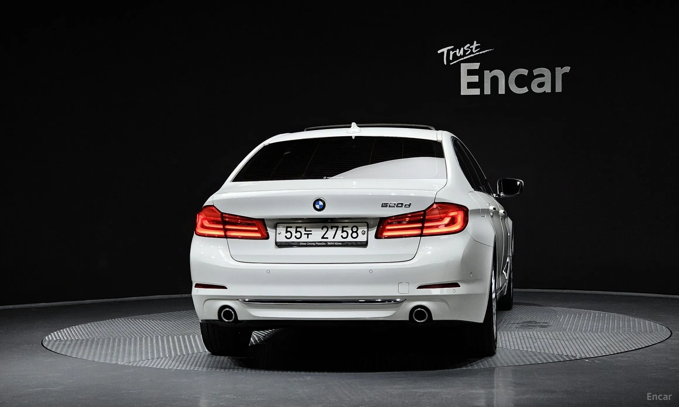 BMW 5 Series (G30) превью 3
