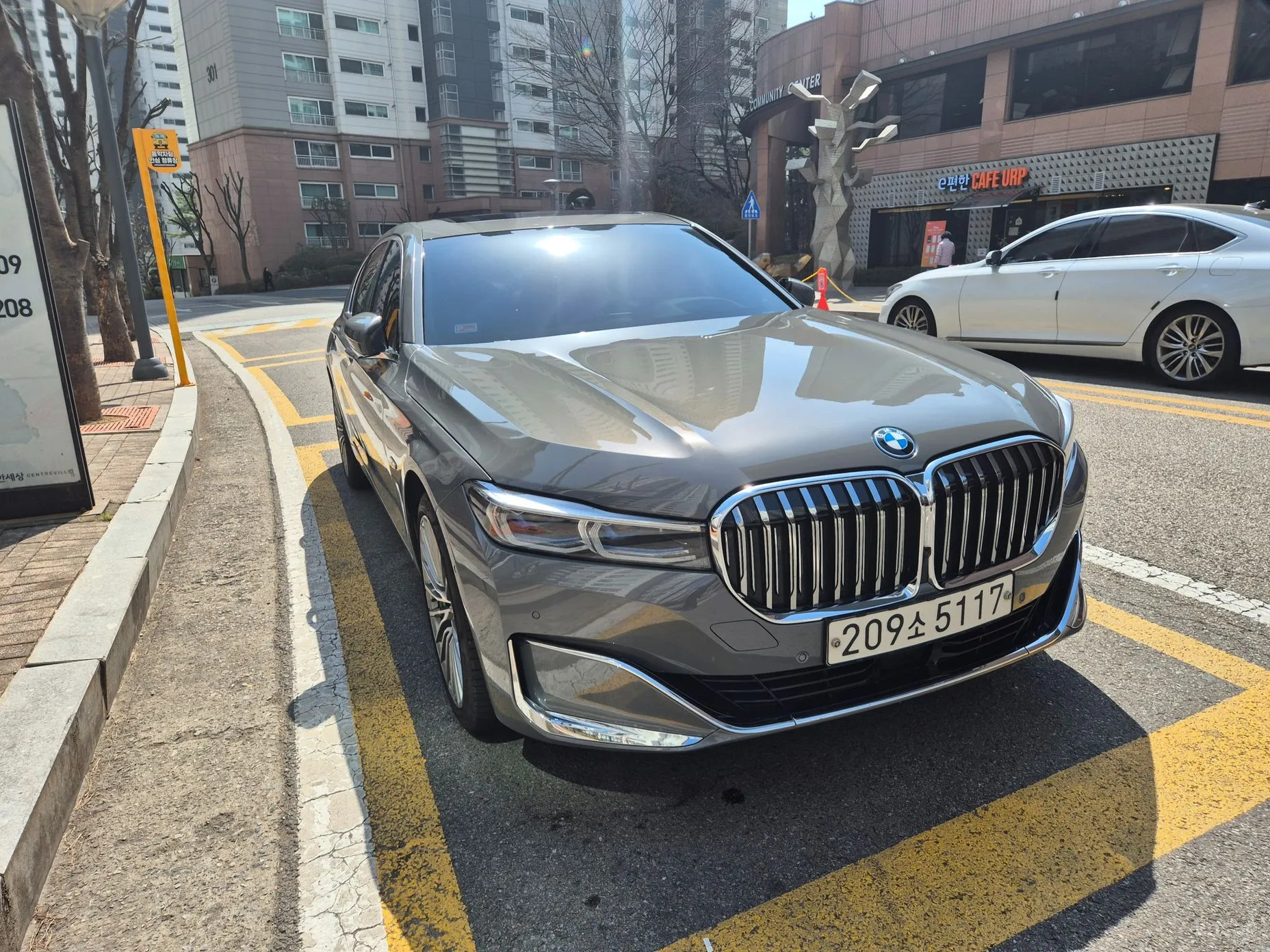 BMW 7 Series (G11)
