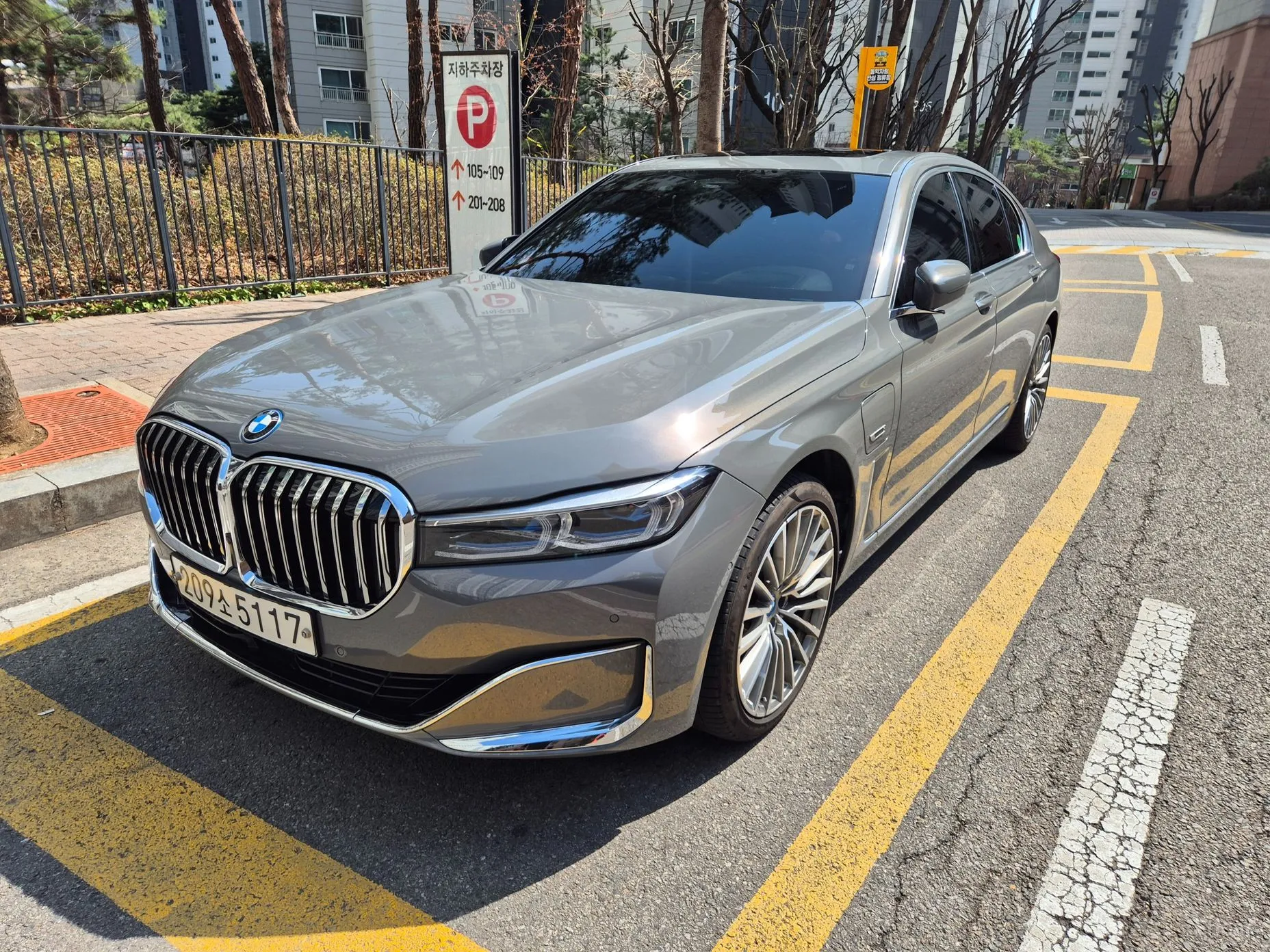 BMW 7 Series (G11)