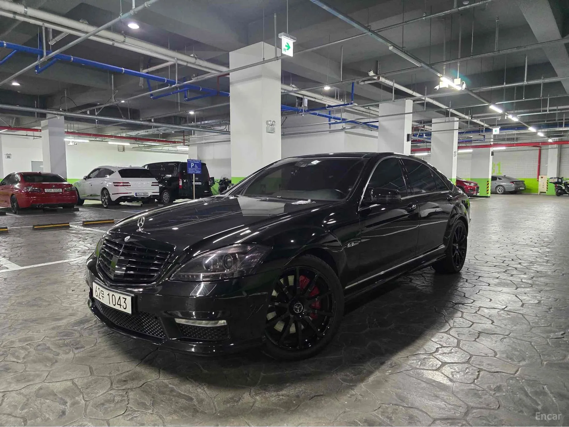Mercedes Benz S-Class W221