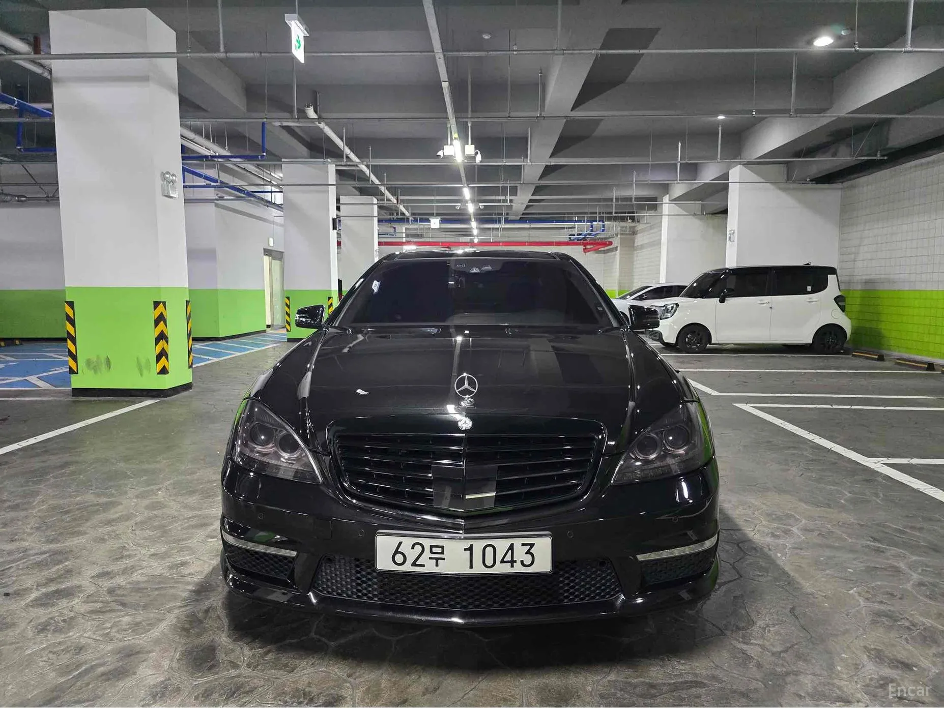 Mercedes Benz S-Class W221
