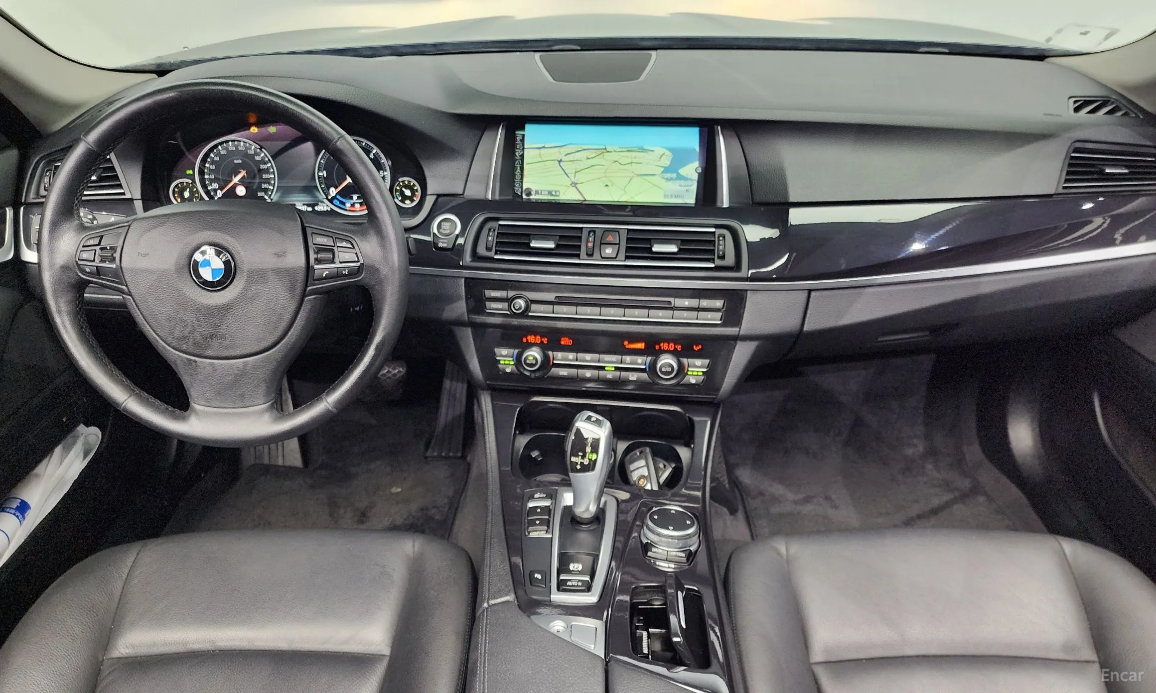 BMW 5 Series (F10) превью 4